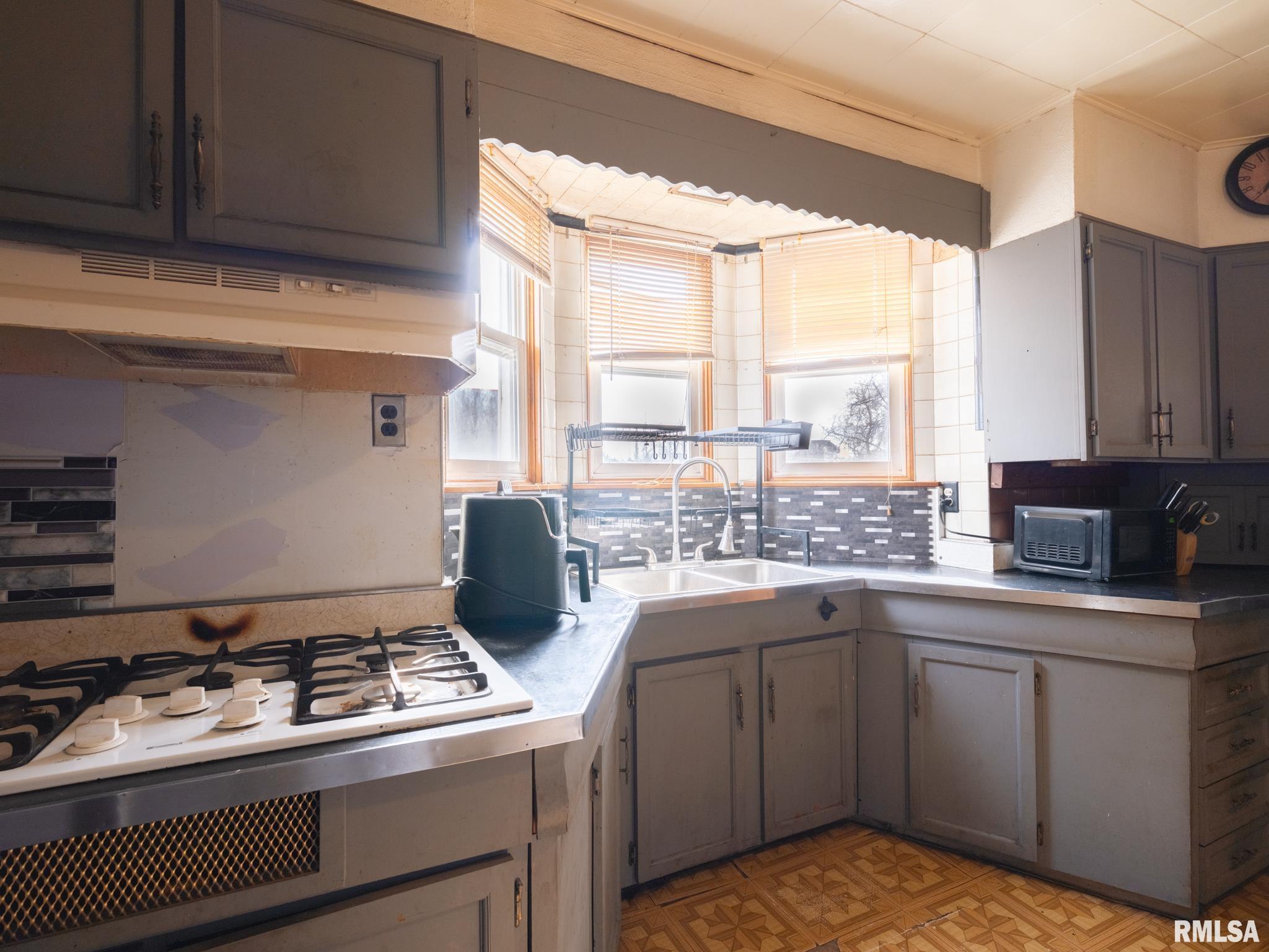 1101 ANN ELIZA Street