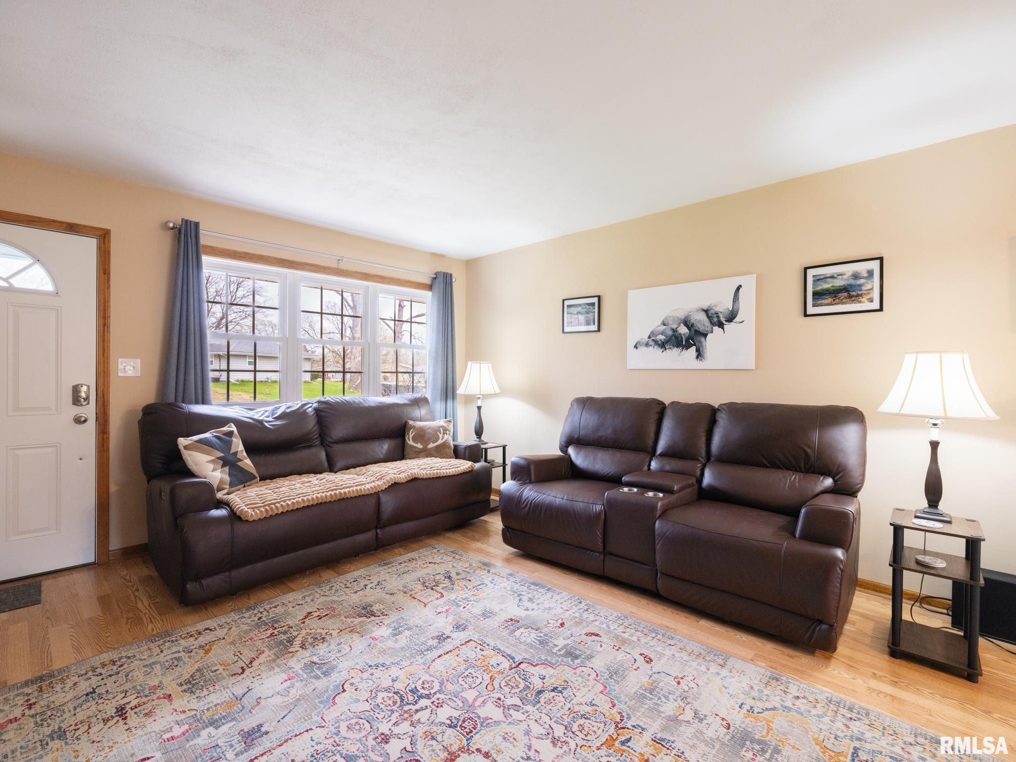 5613 N MAR VISTA Drive