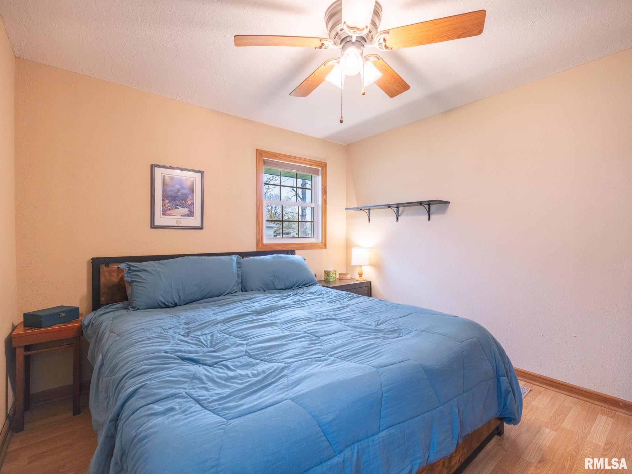 5613 N MAR VISTA Drive