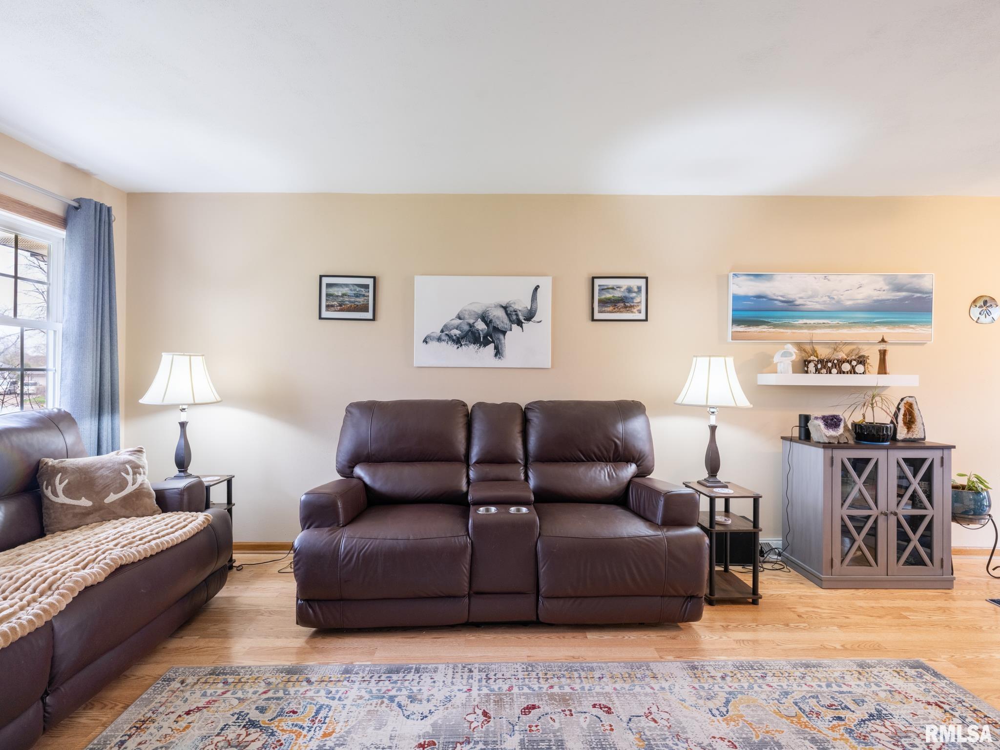 5613 N MAR VISTA Drive