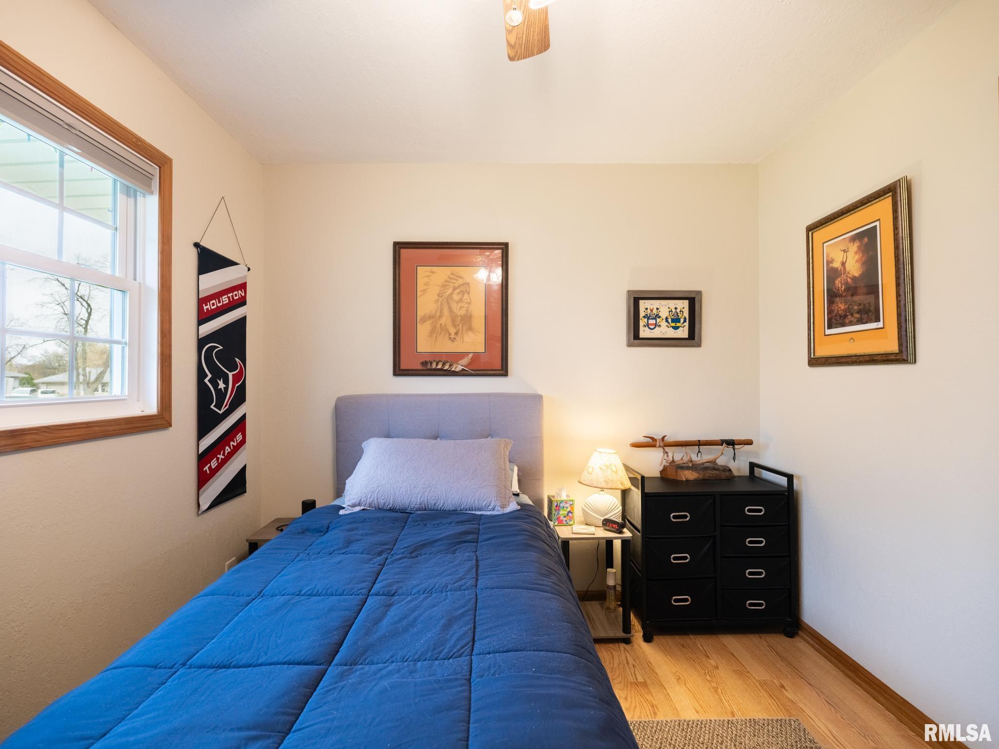5613 N MAR VISTA Drive
