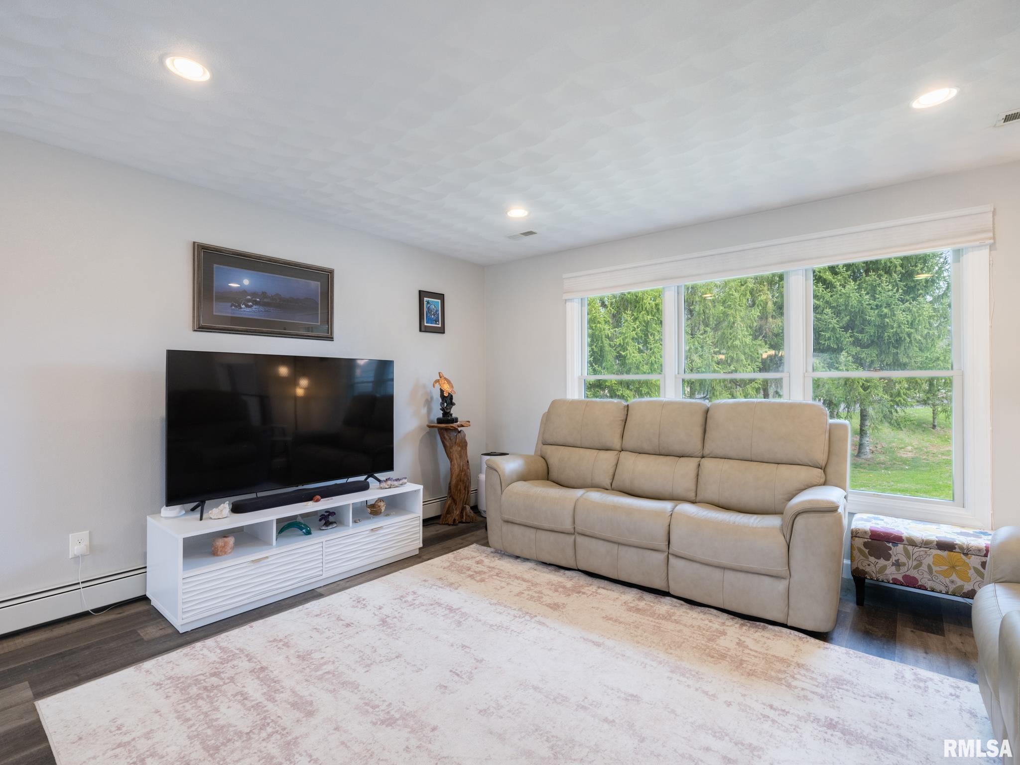 235 E SURREY Lane