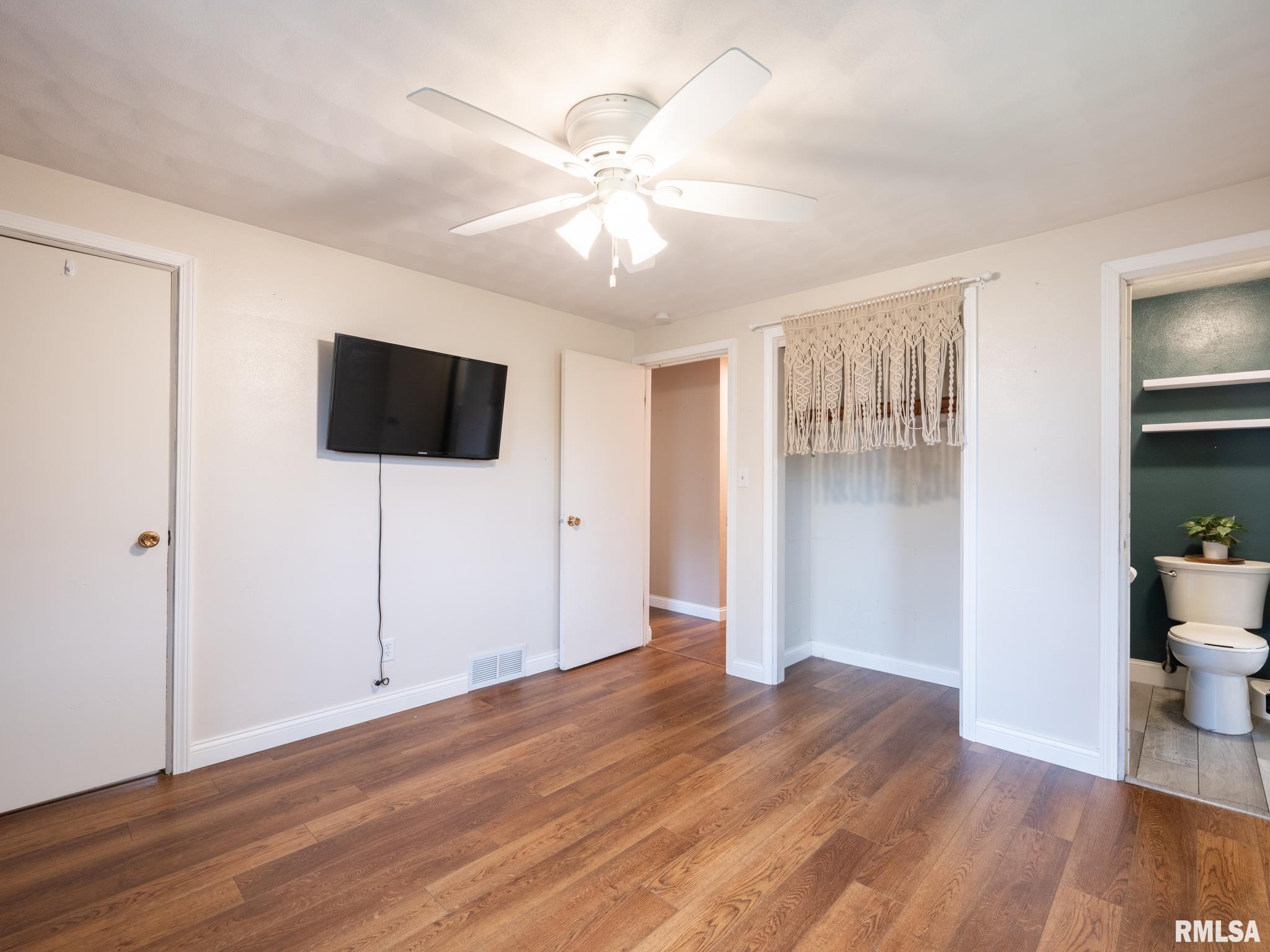 300 DANIEL Parkway