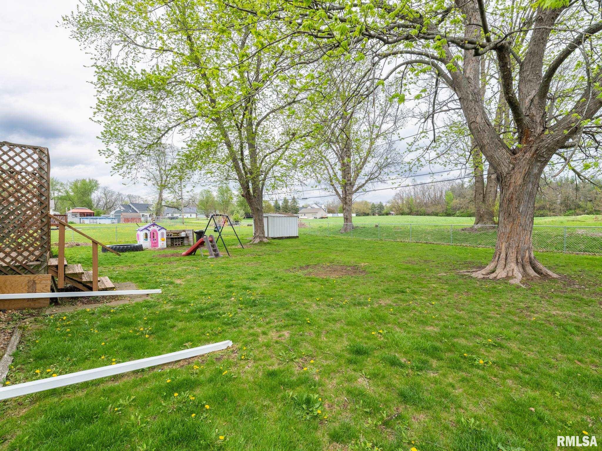 300 DANIEL Parkway