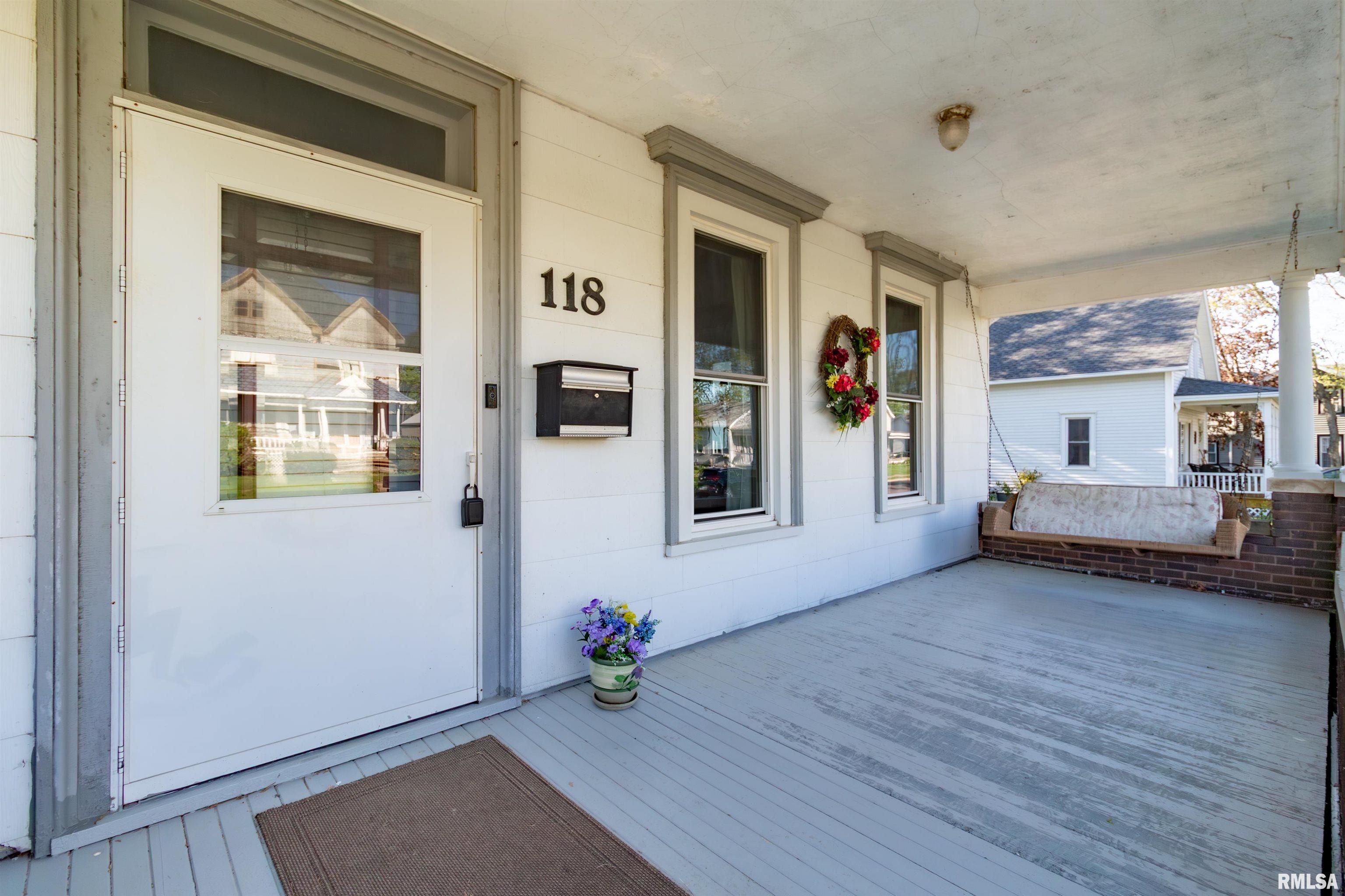 118 S HIGH Street