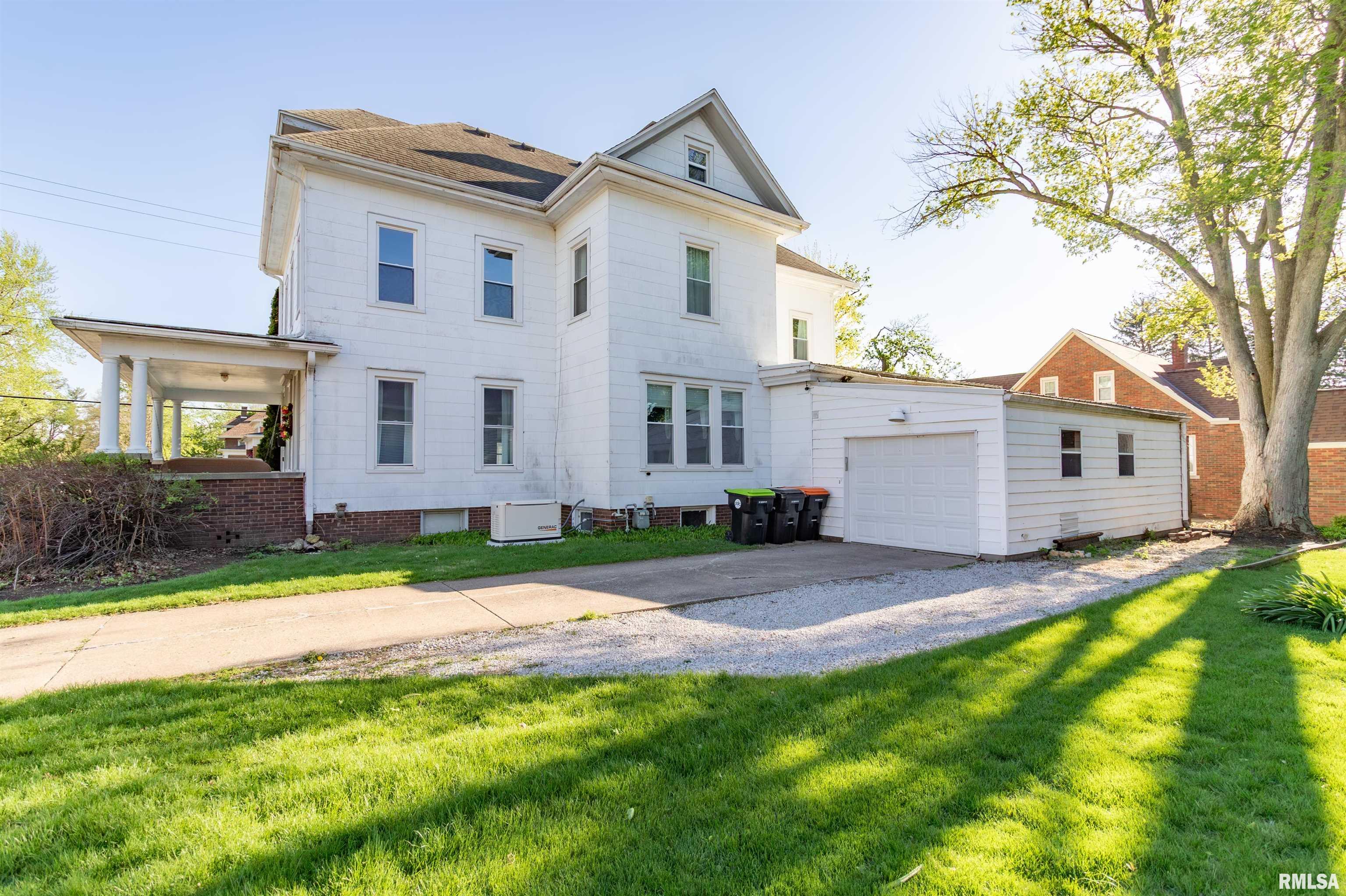 118 S HIGH Street