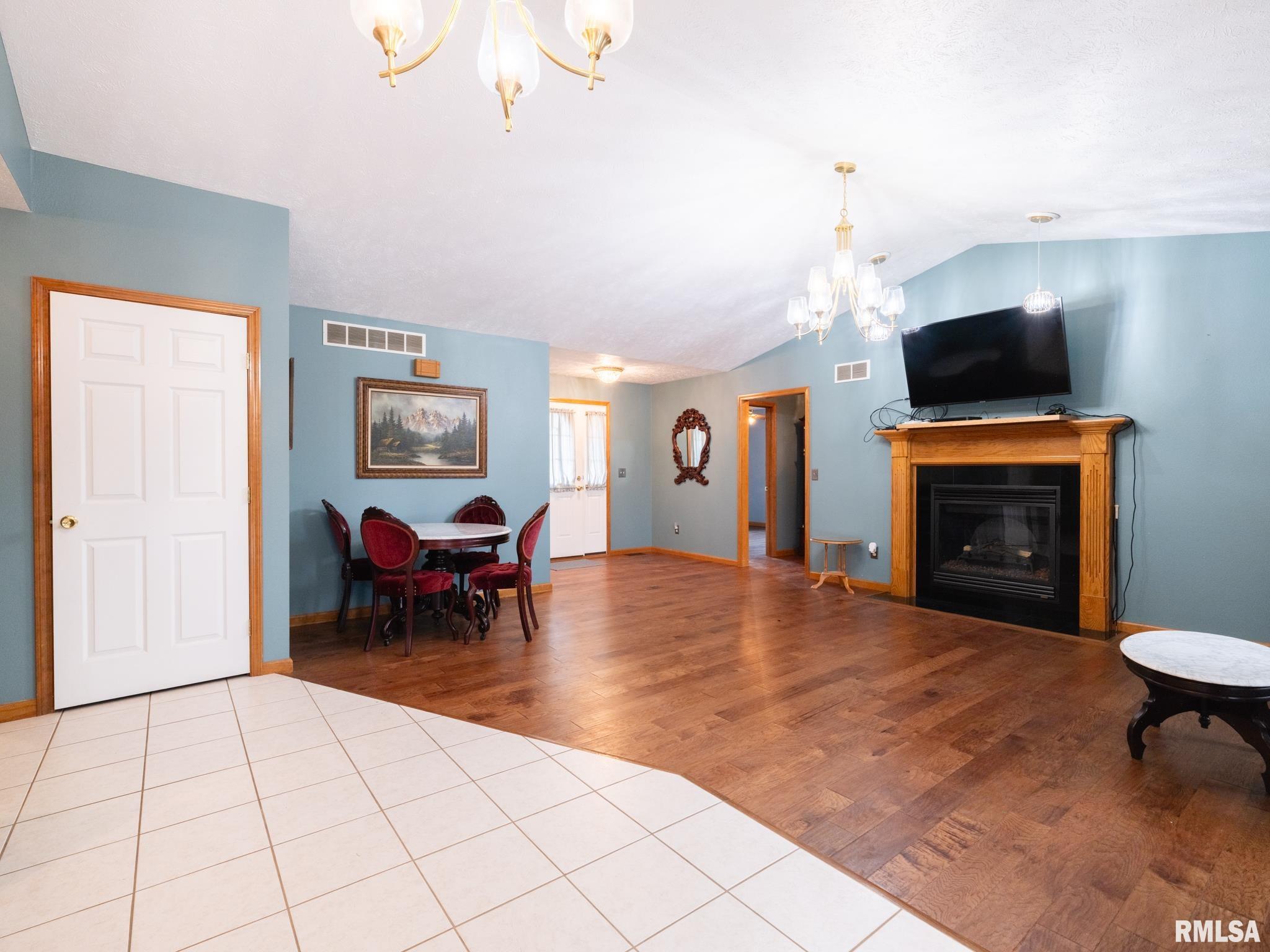 115 CASTLEMAN Court