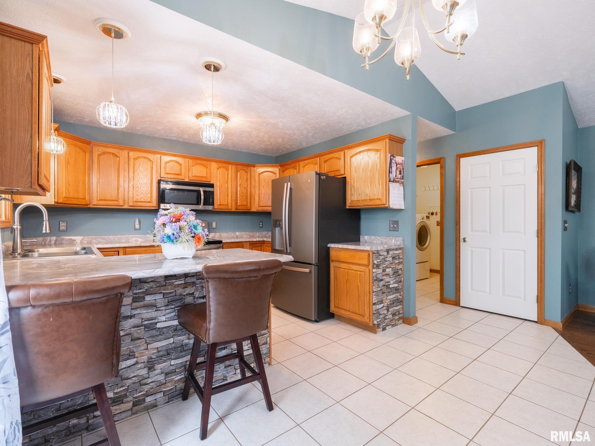 115 CASTLEMAN Court