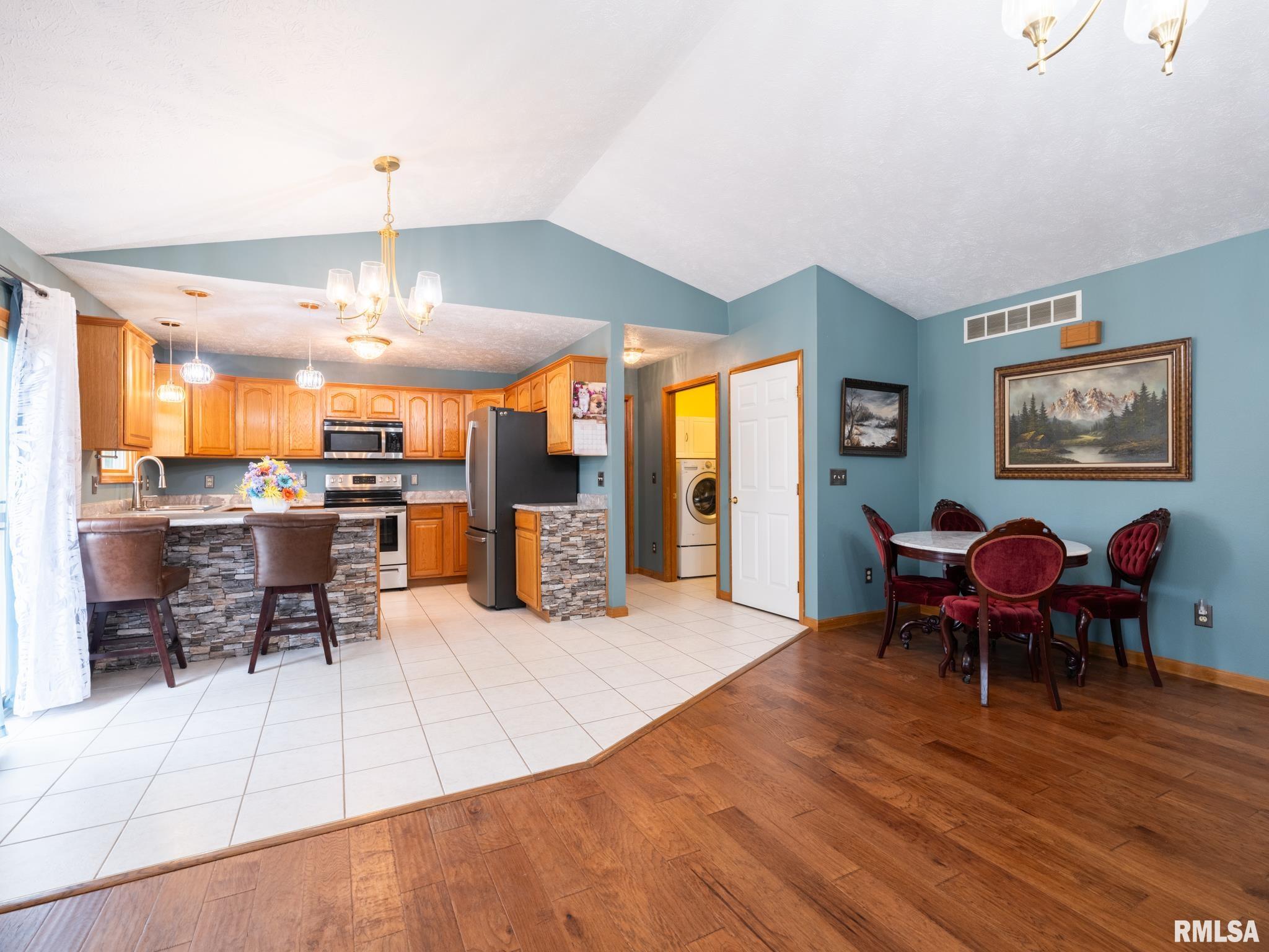 115 CASTLEMAN Court