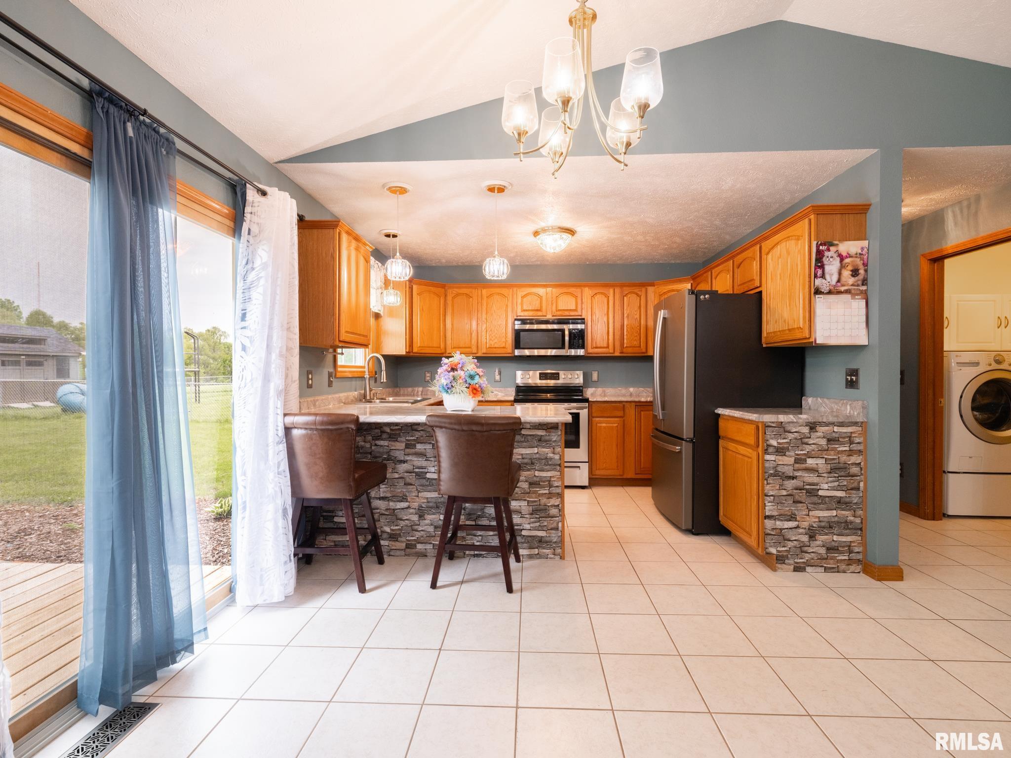115 CASTLEMAN Court