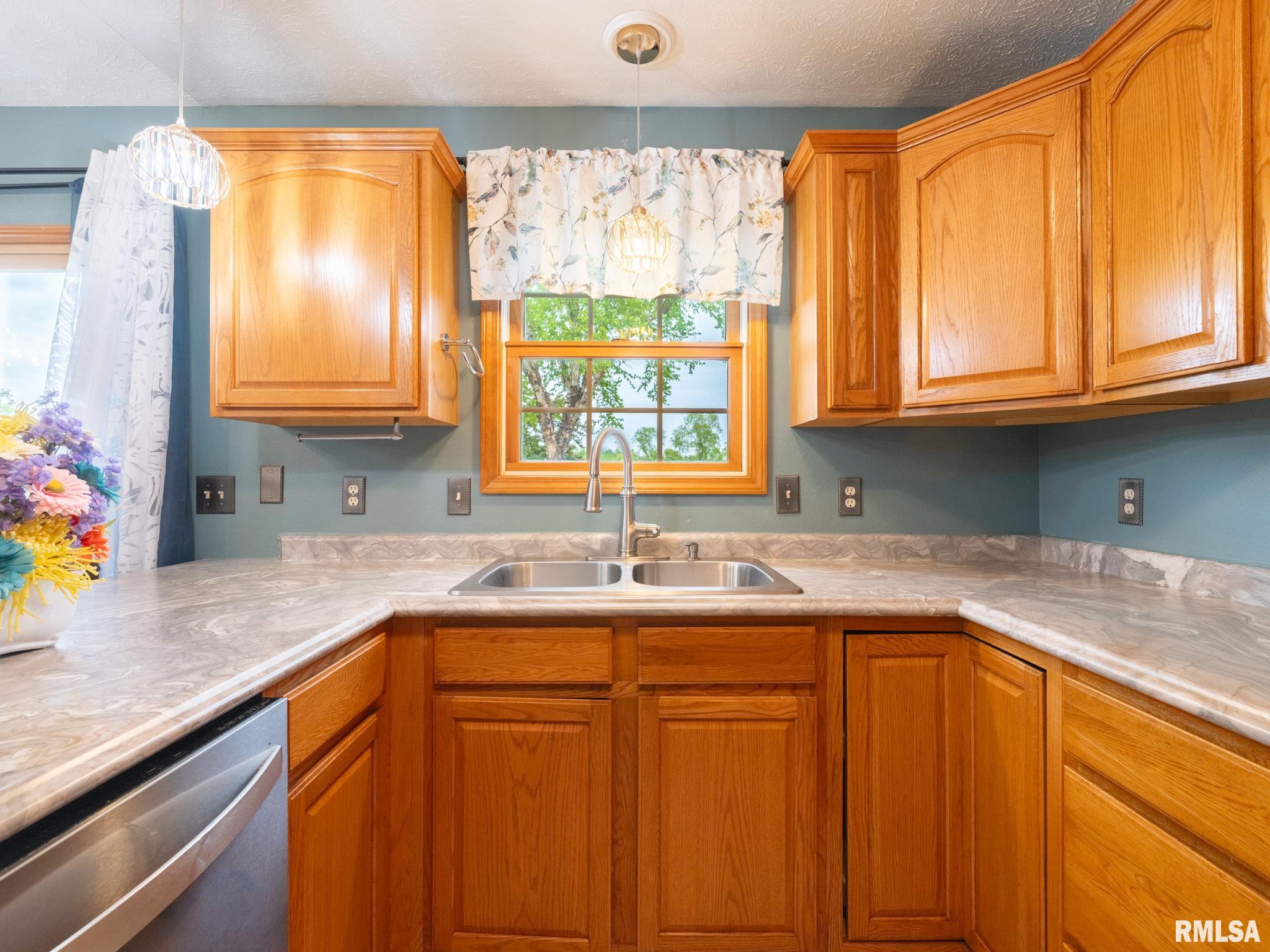 115 CASTLEMAN Court