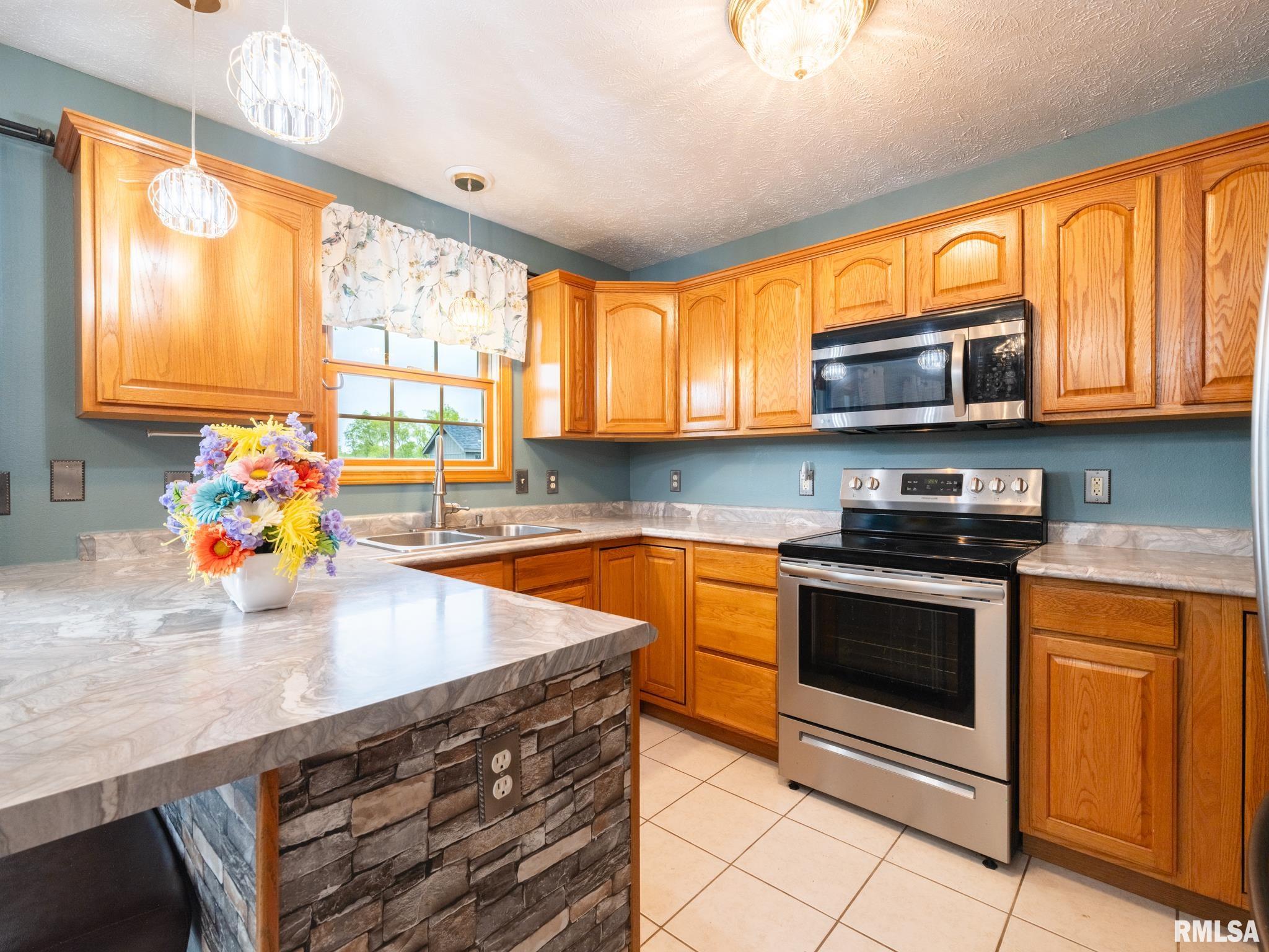 115 CASTLEMAN Court