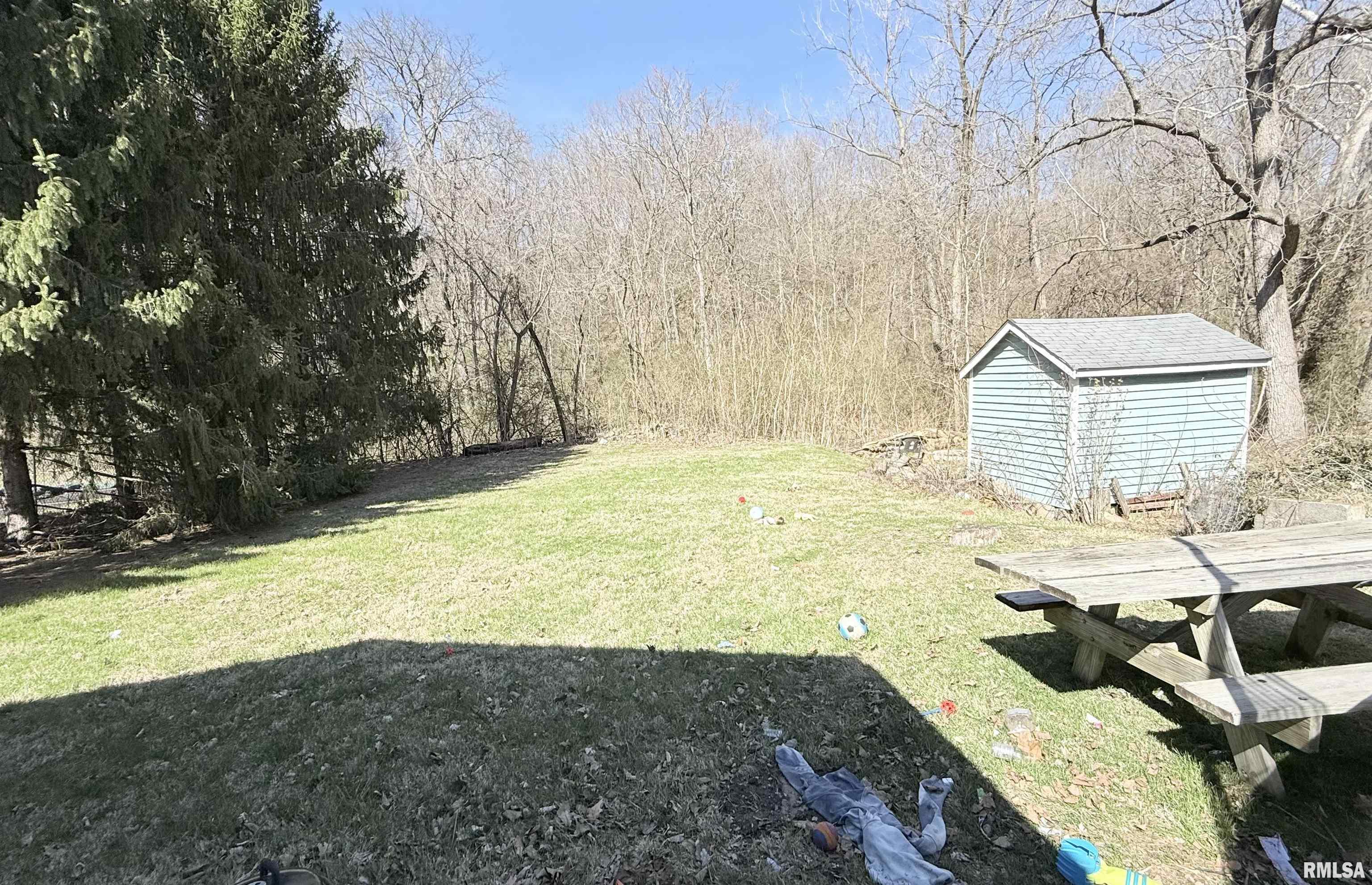 1333-1337 MEADOW Avenue