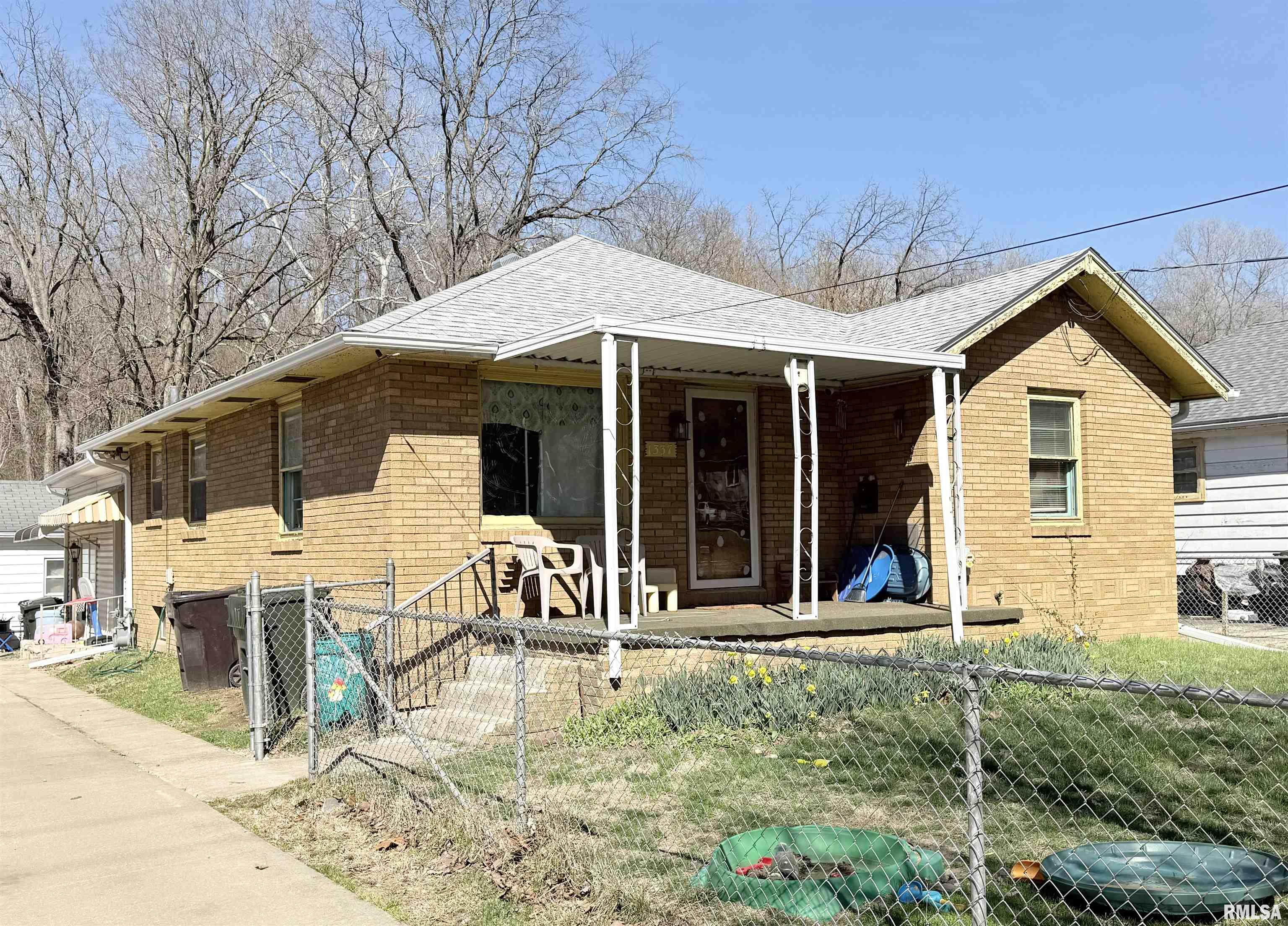 1333-1337 MEADOW Avenue