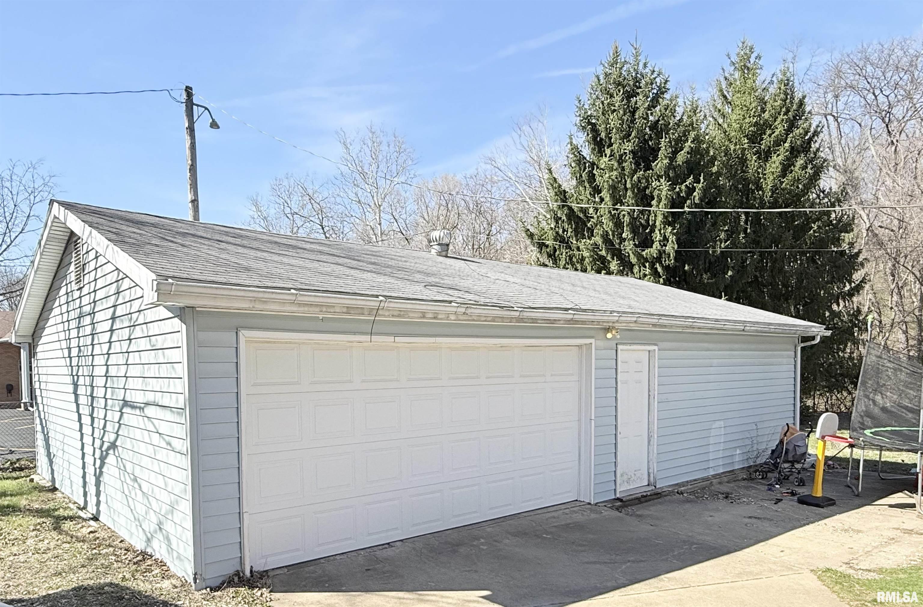 1333-1337 MEADOW Avenue