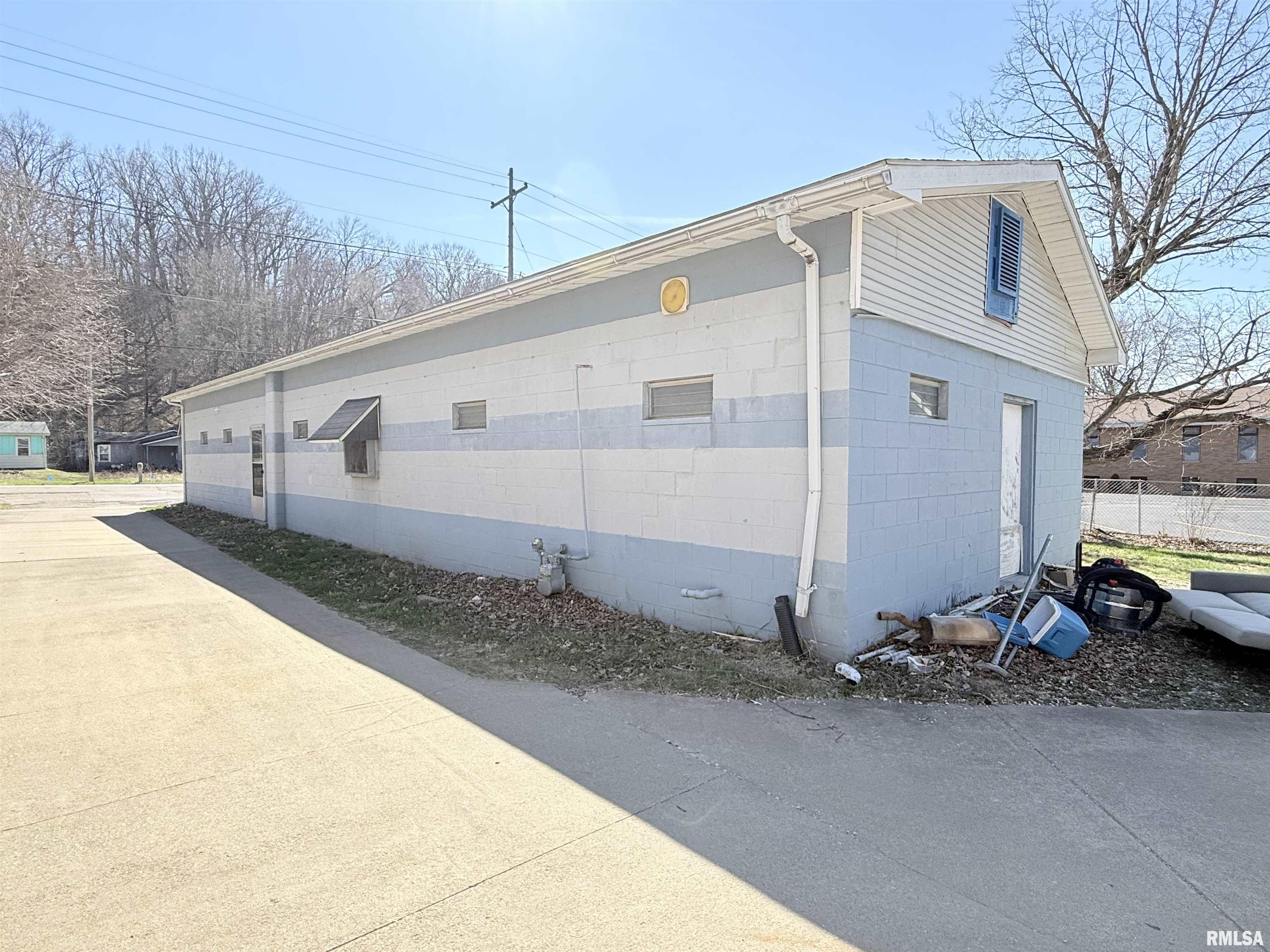 1333-1337 MEADOW Avenue