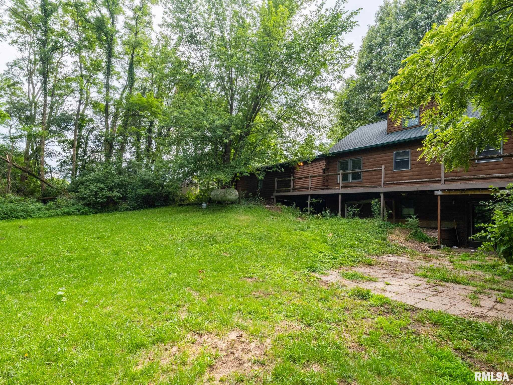 1226 N DEMPSTER Lane