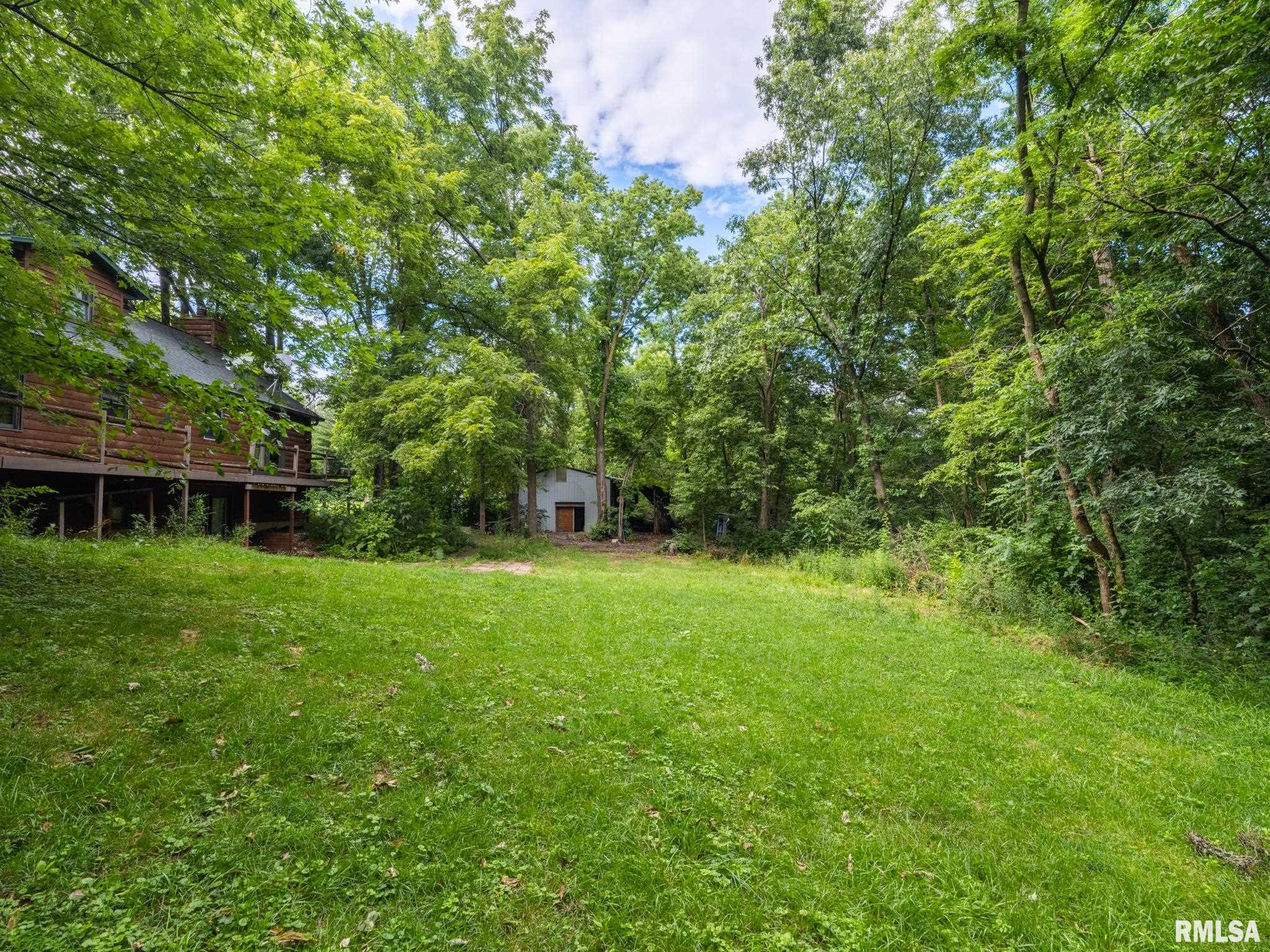 1226 N DEMPSTER Lane