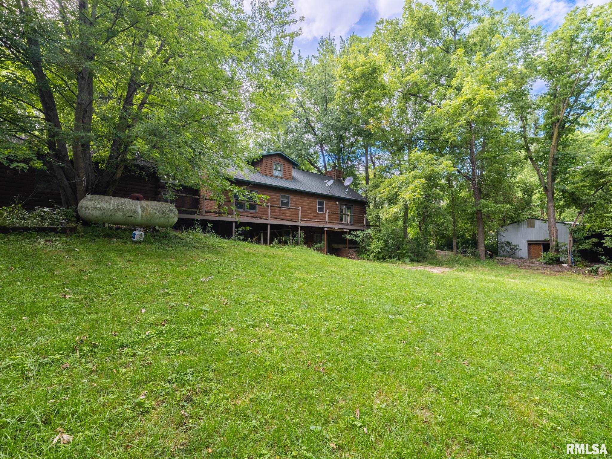 1226 N DEMPSTER Lane