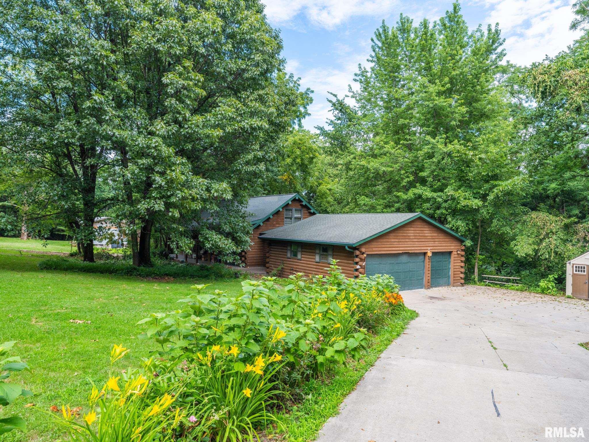 1226 N DEMPSTER Lane