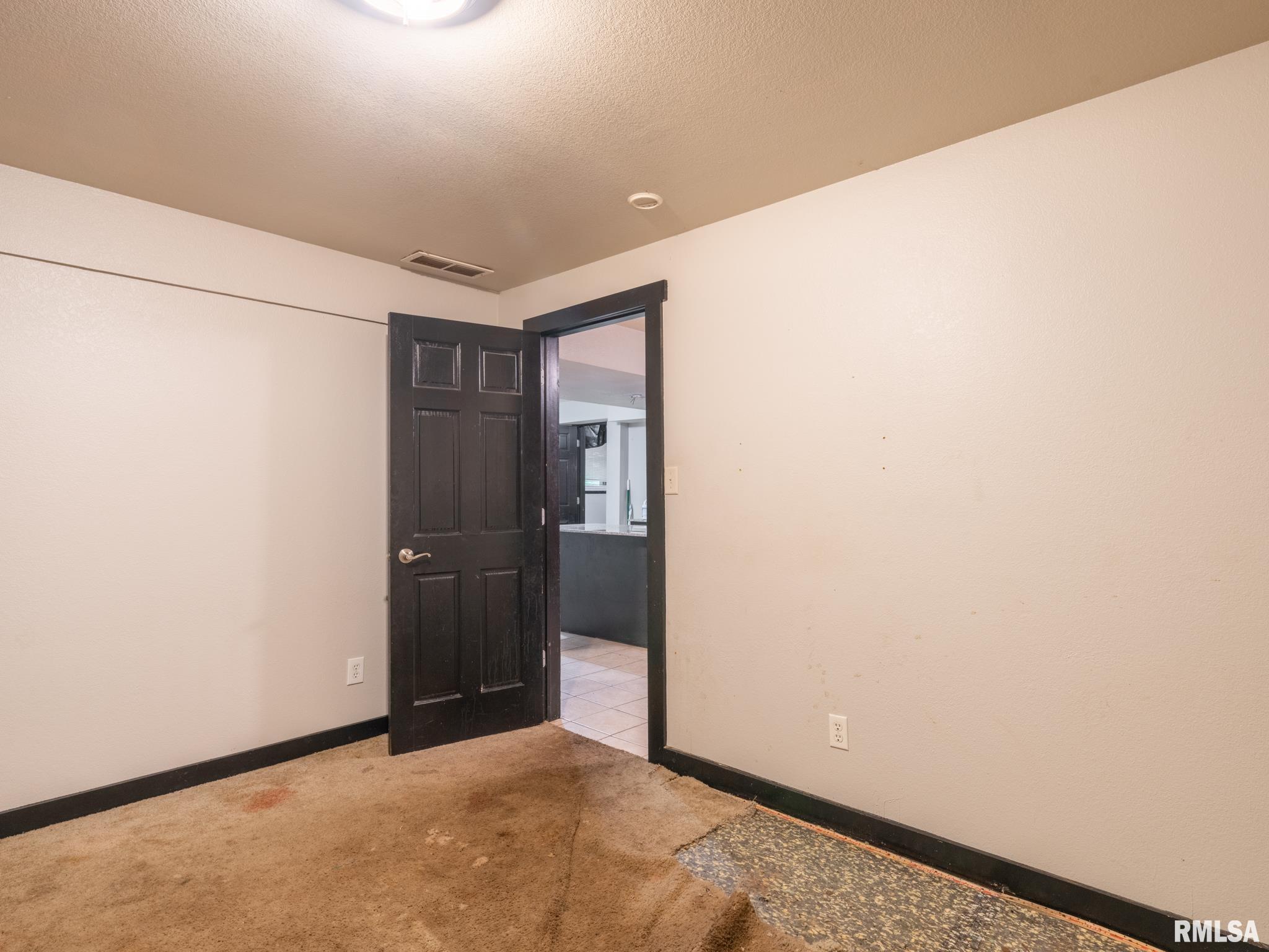 1226 N DEMPSTER Lane