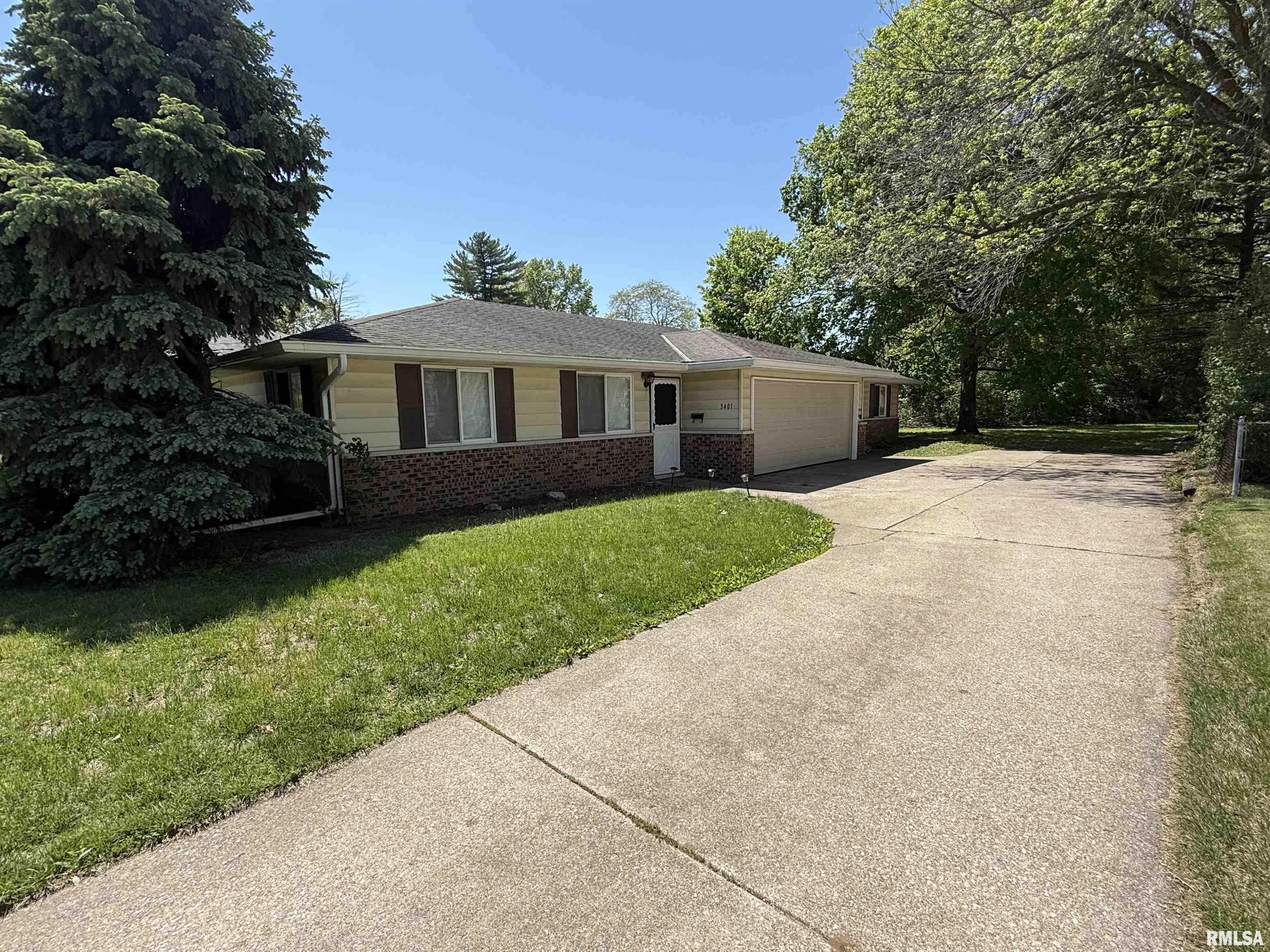 3401 N PEORIA Avenue