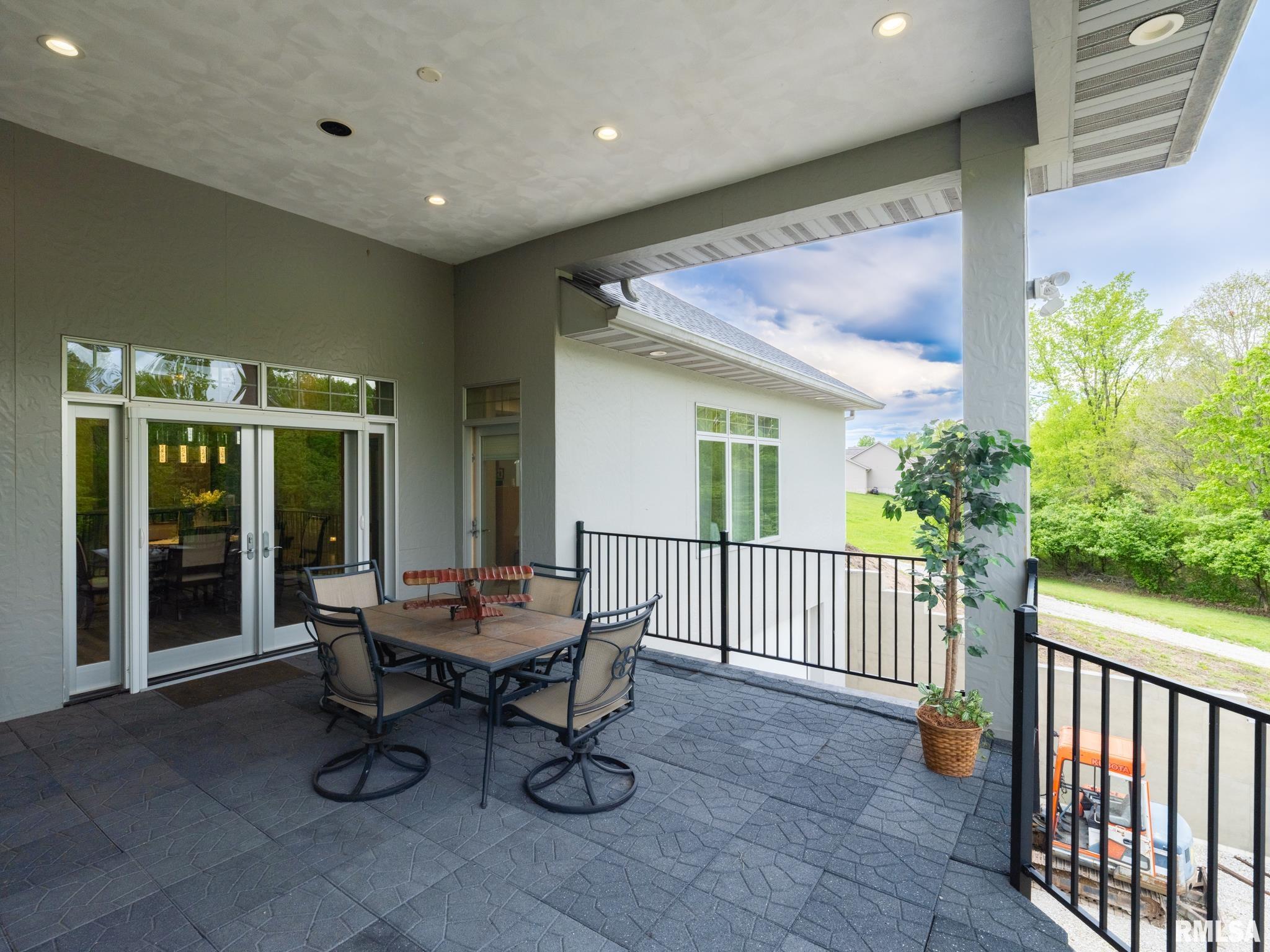 6009 W SUNFLOWER Drive