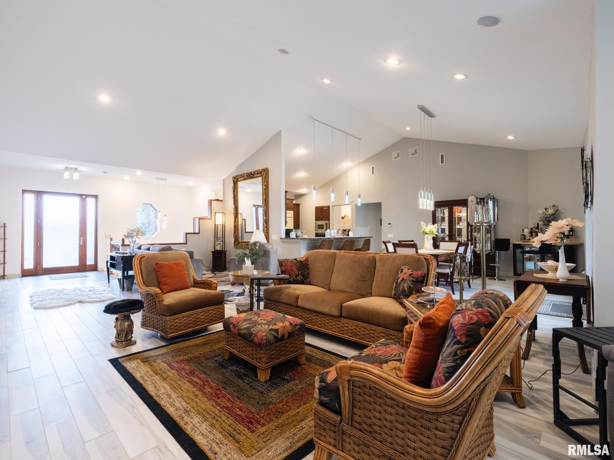 6009 W SUNFLOWER Drive