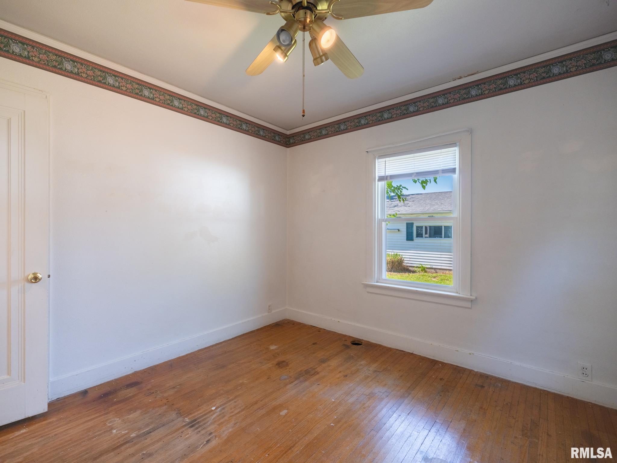 2327 W CALLENDER Avenue