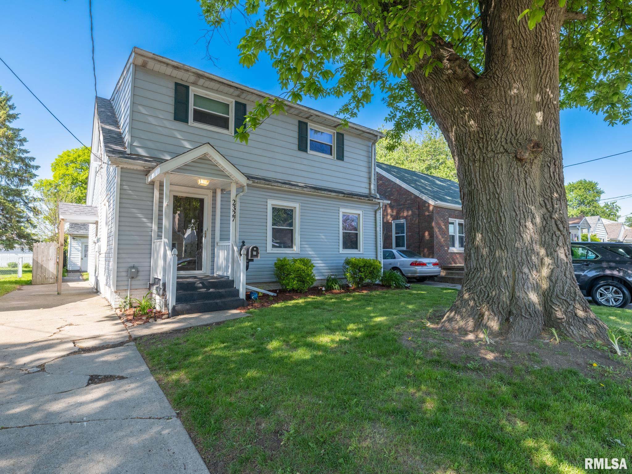 2327 W CALLENDER Avenue