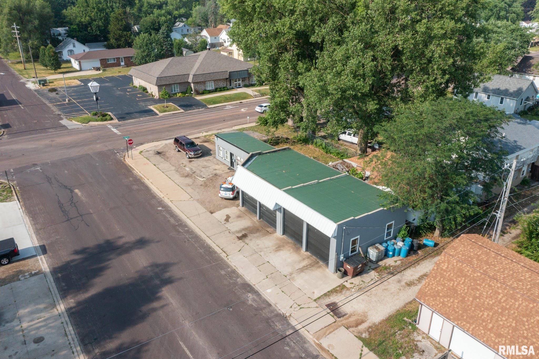 115 S CREVE COEUR Street