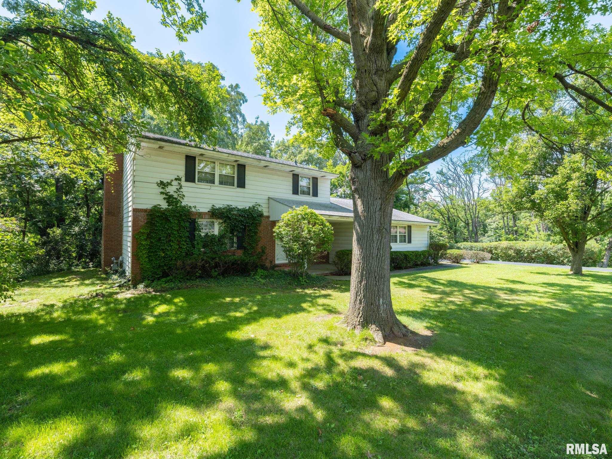 3026 W GREENBRIER Lane