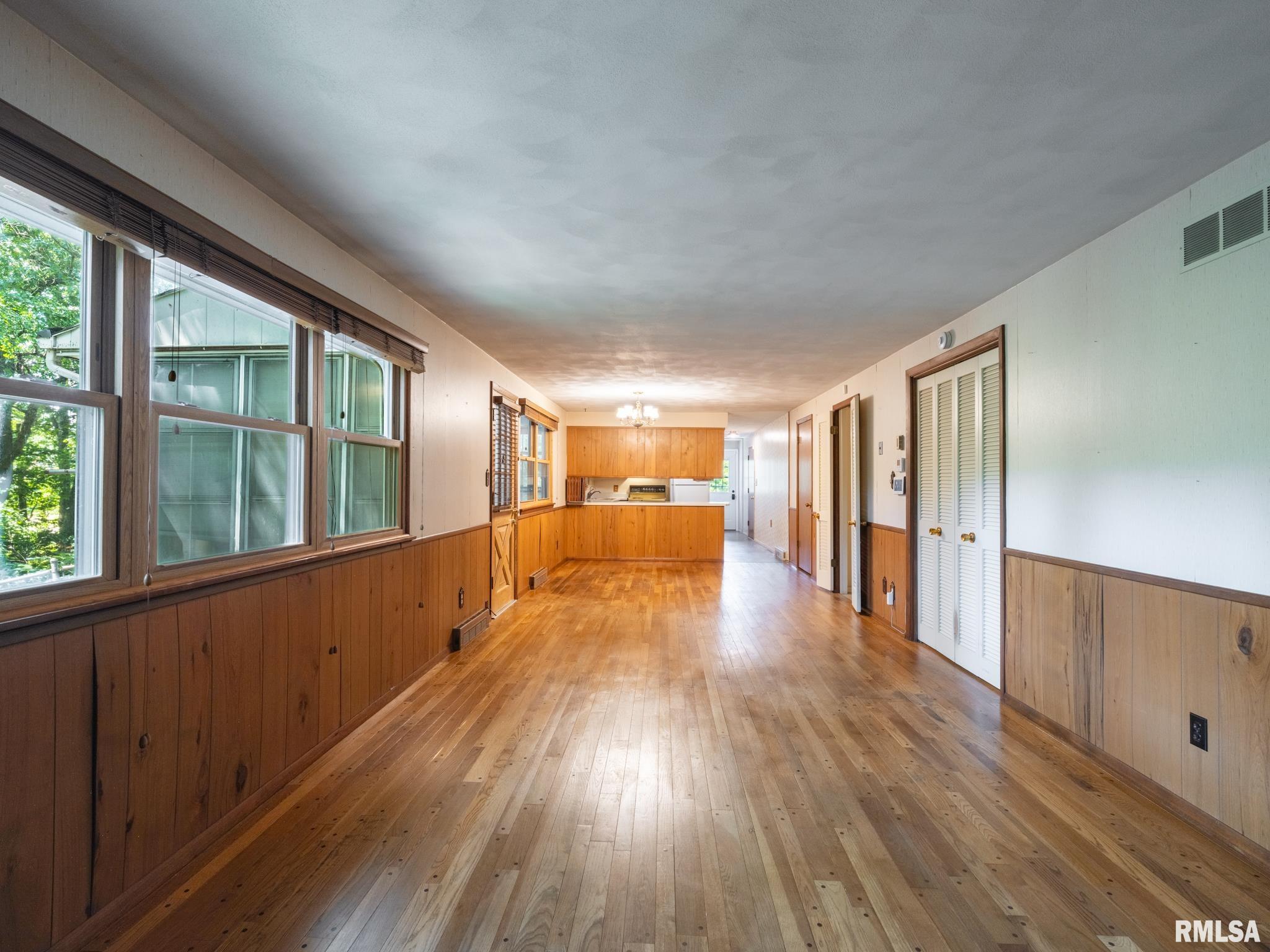 3026 W GREENBRIER Lane