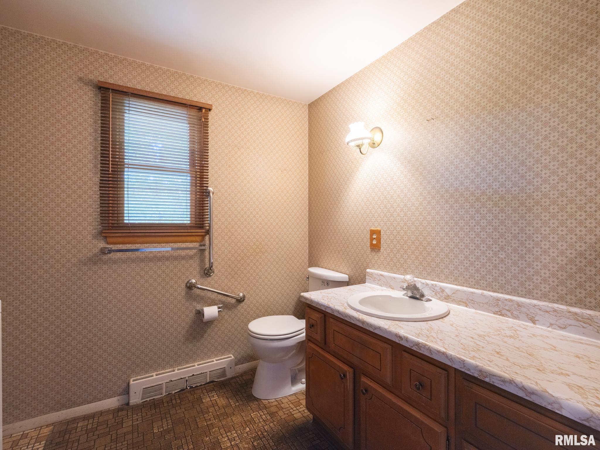 3026 W GREENBRIER Lane
