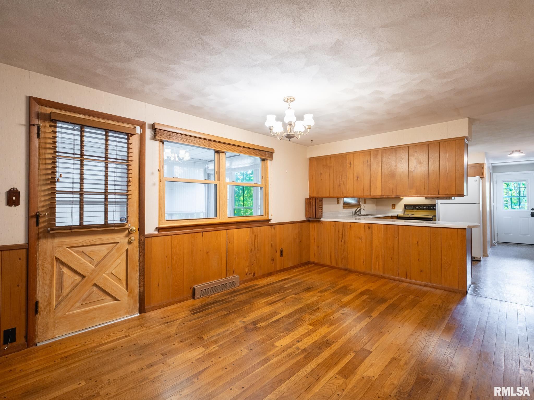 3026 W GREENBRIER Lane