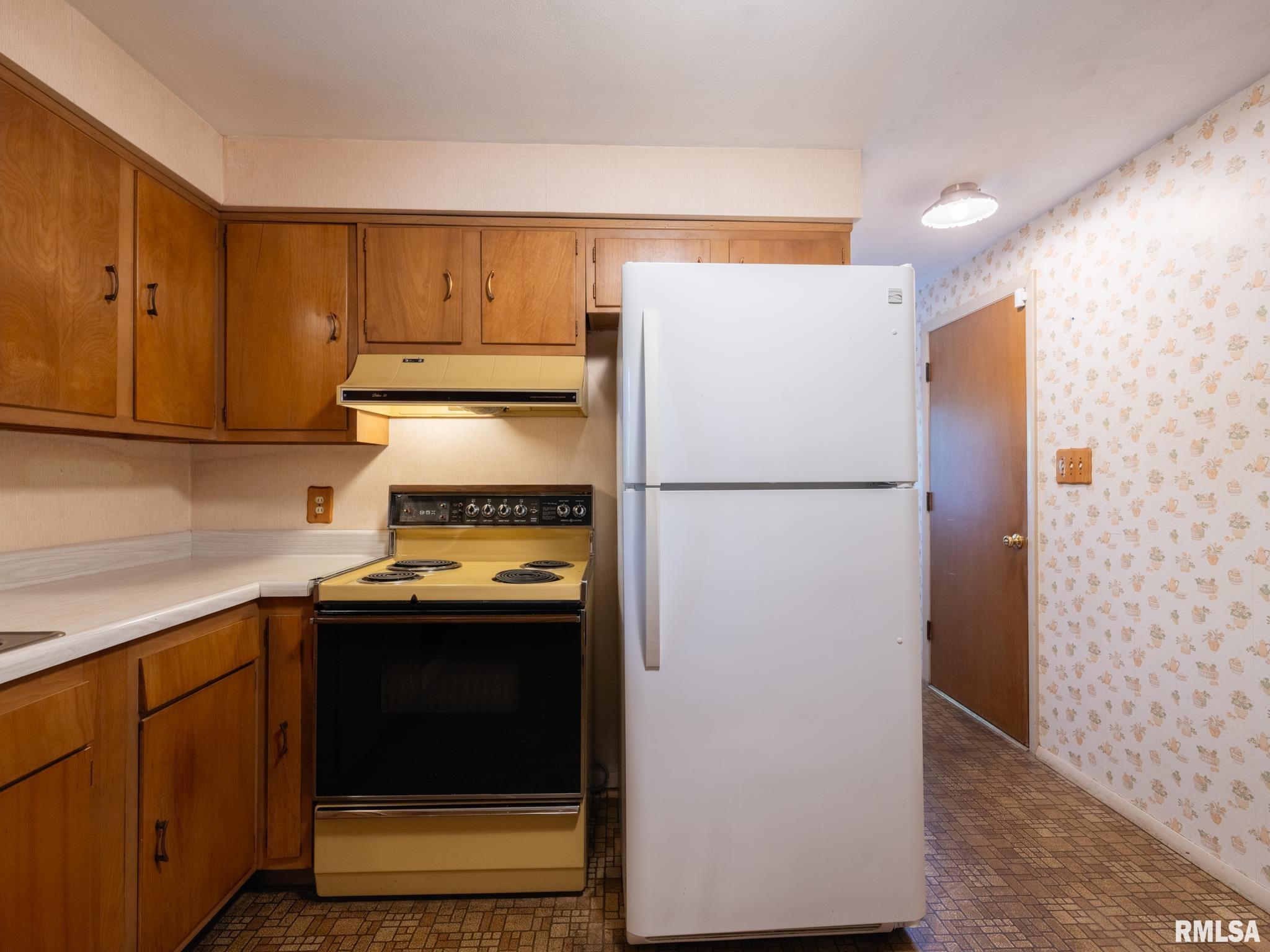 3026 W GREENBRIER Lane