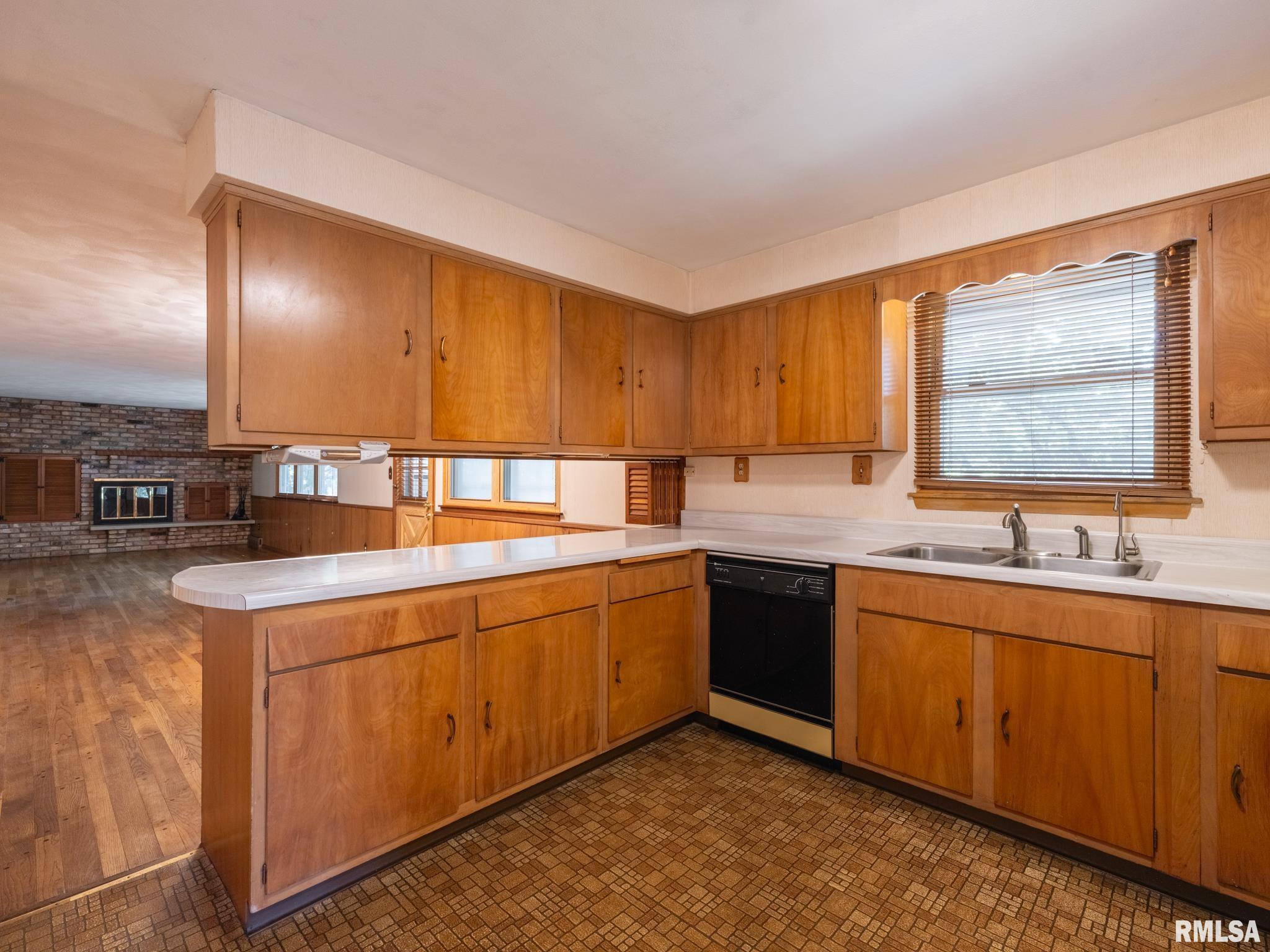 3026 W GREENBRIER Lane
