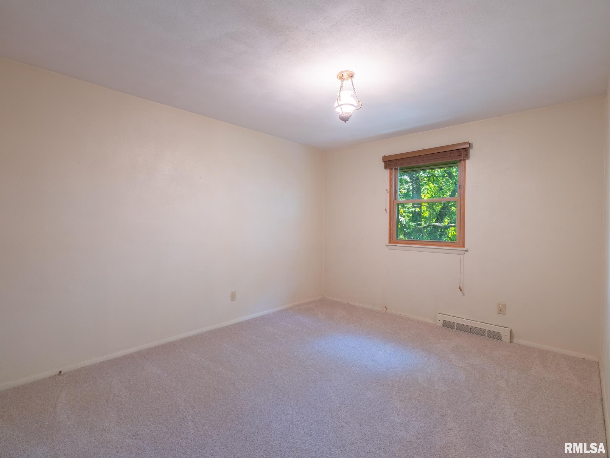 3026 W GREENBRIER Lane