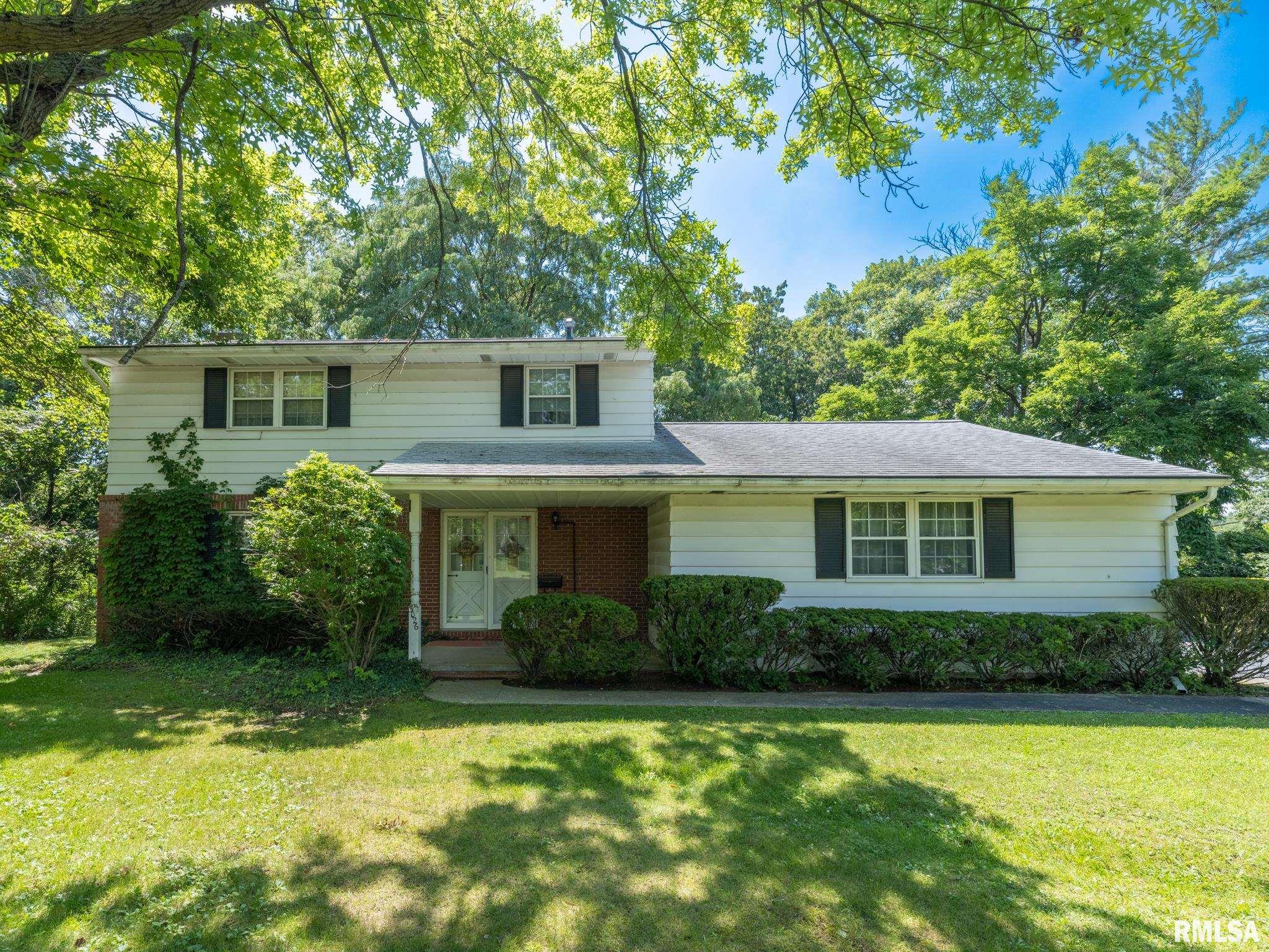 3026 W GREENBRIER Lane