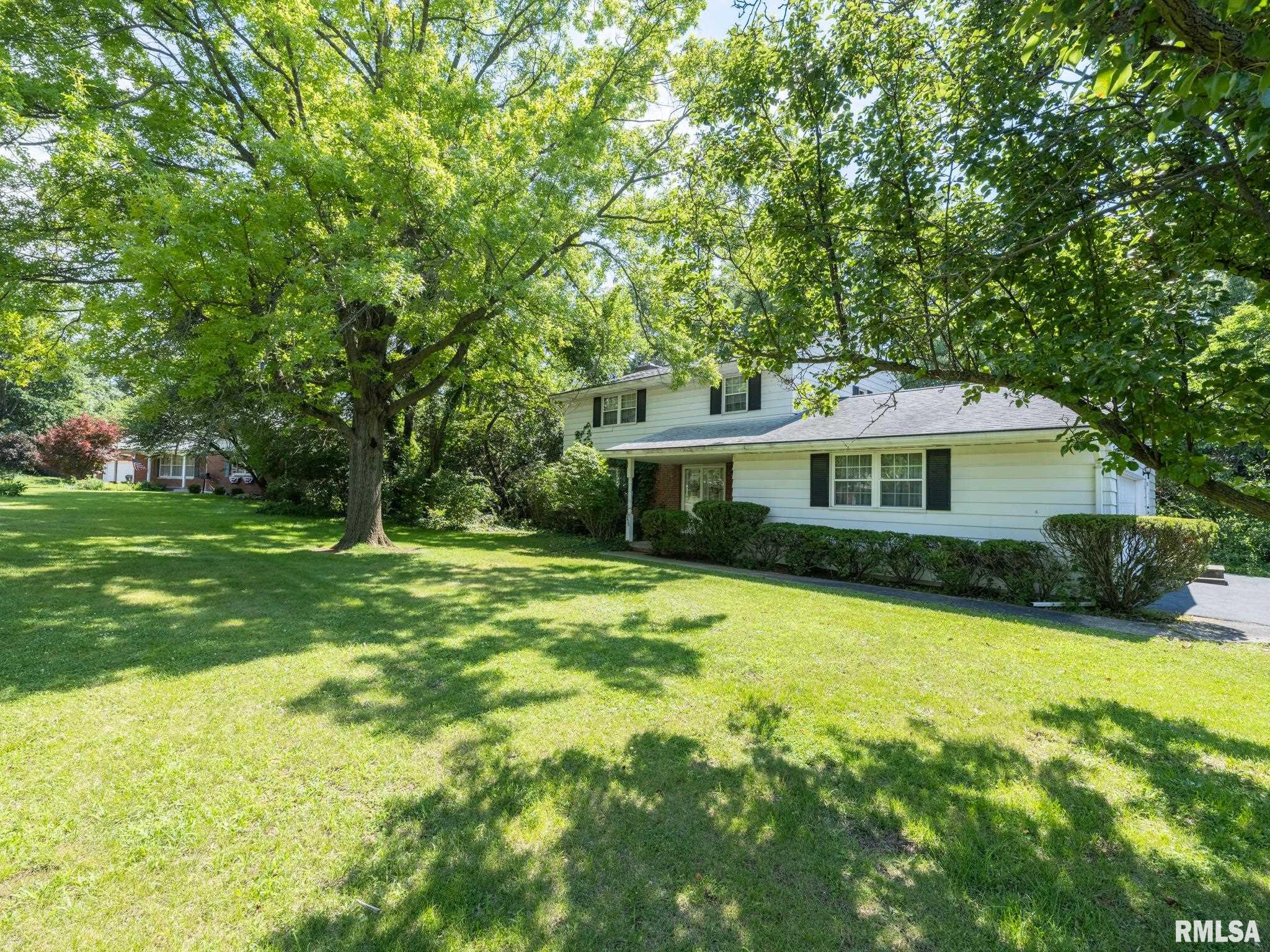 3026 W GREENBRIER Lane