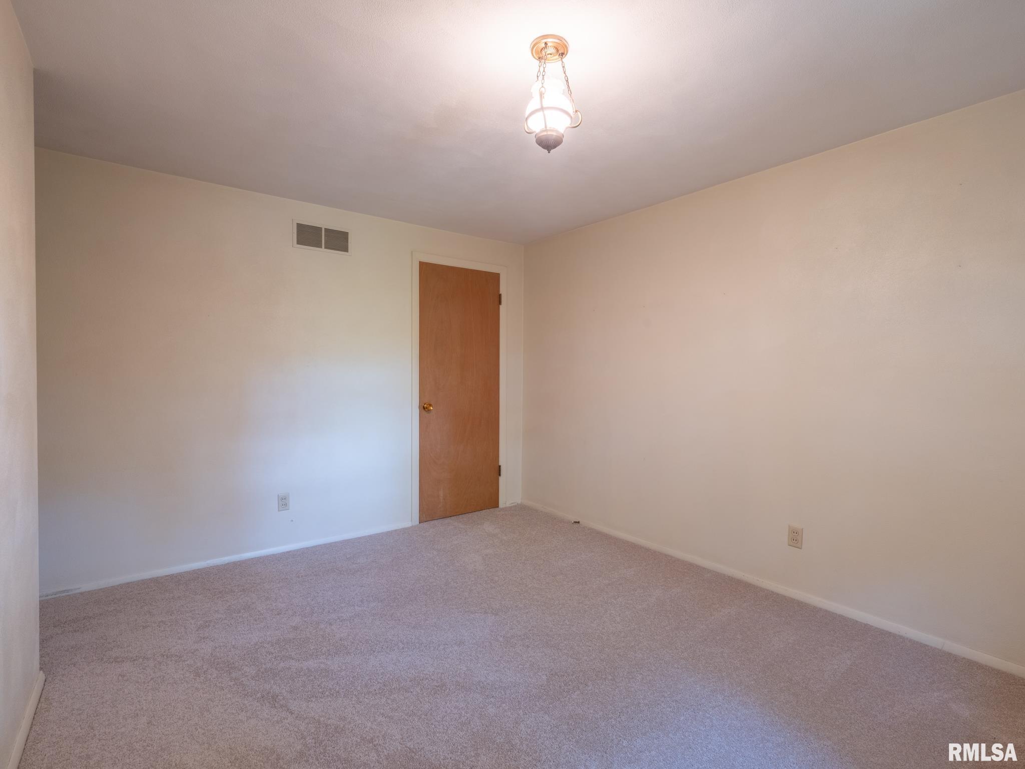 3026 W GREENBRIER Lane