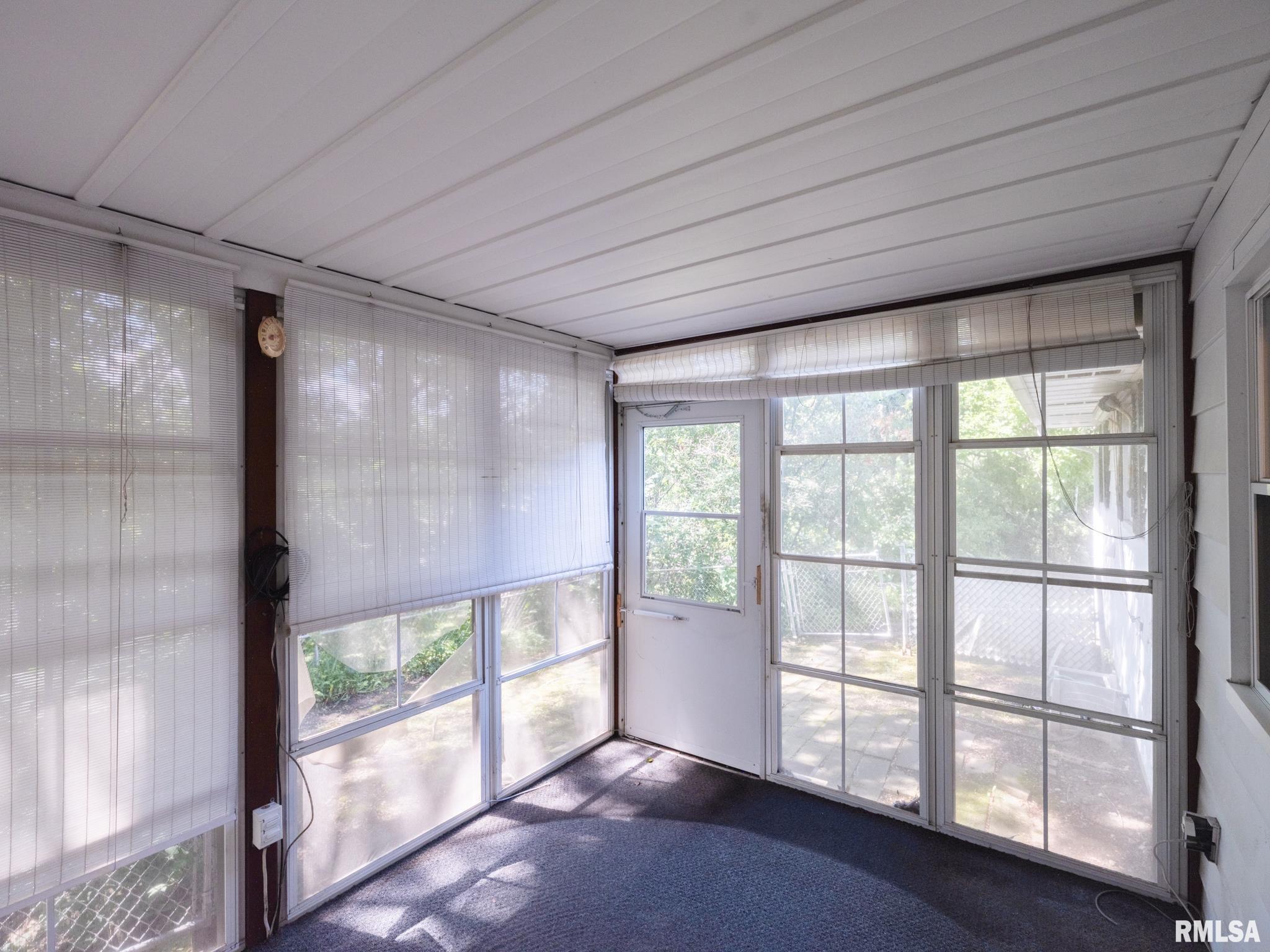 3026 W GREENBRIER Lane