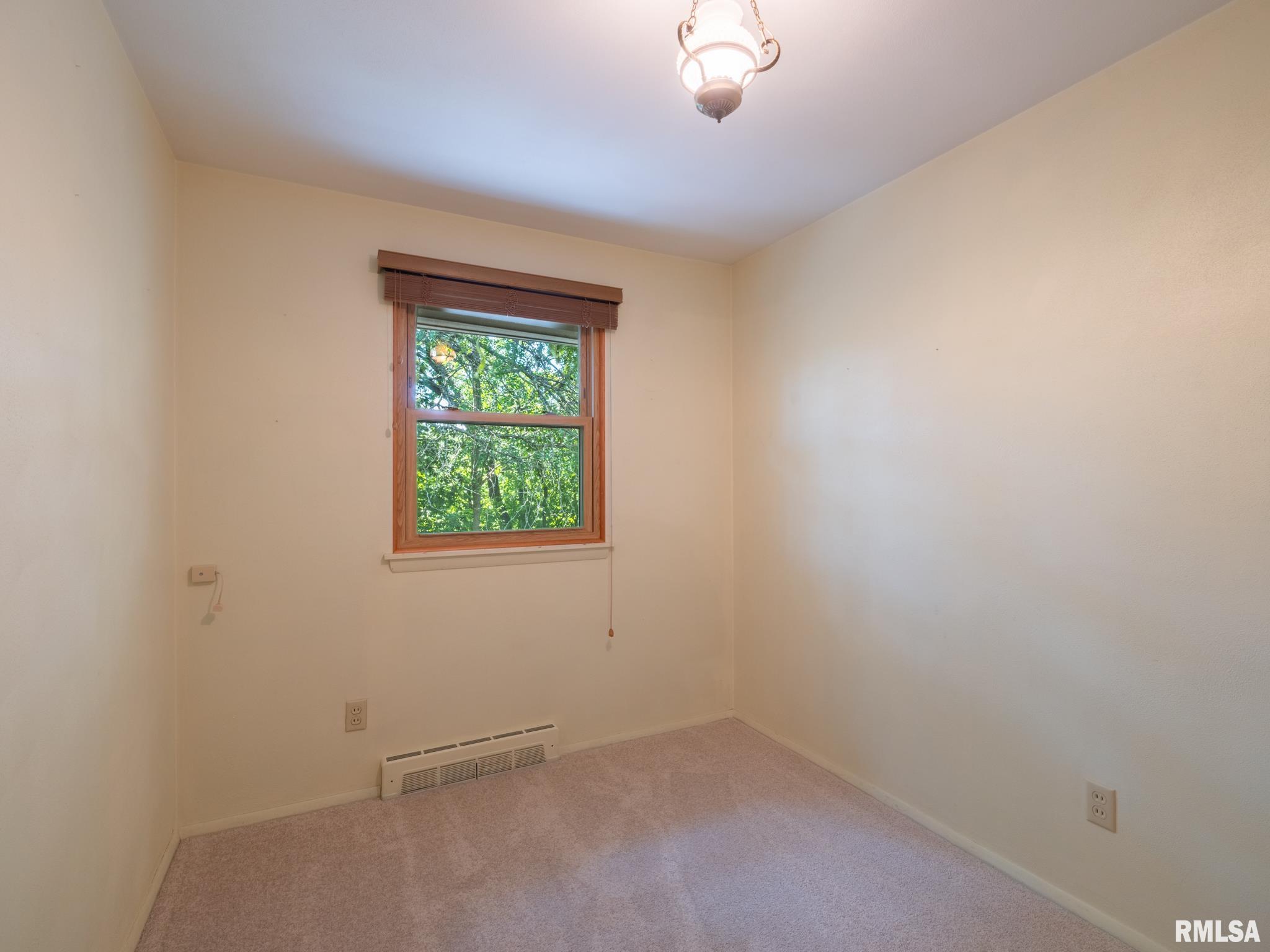 3026 W GREENBRIER Lane