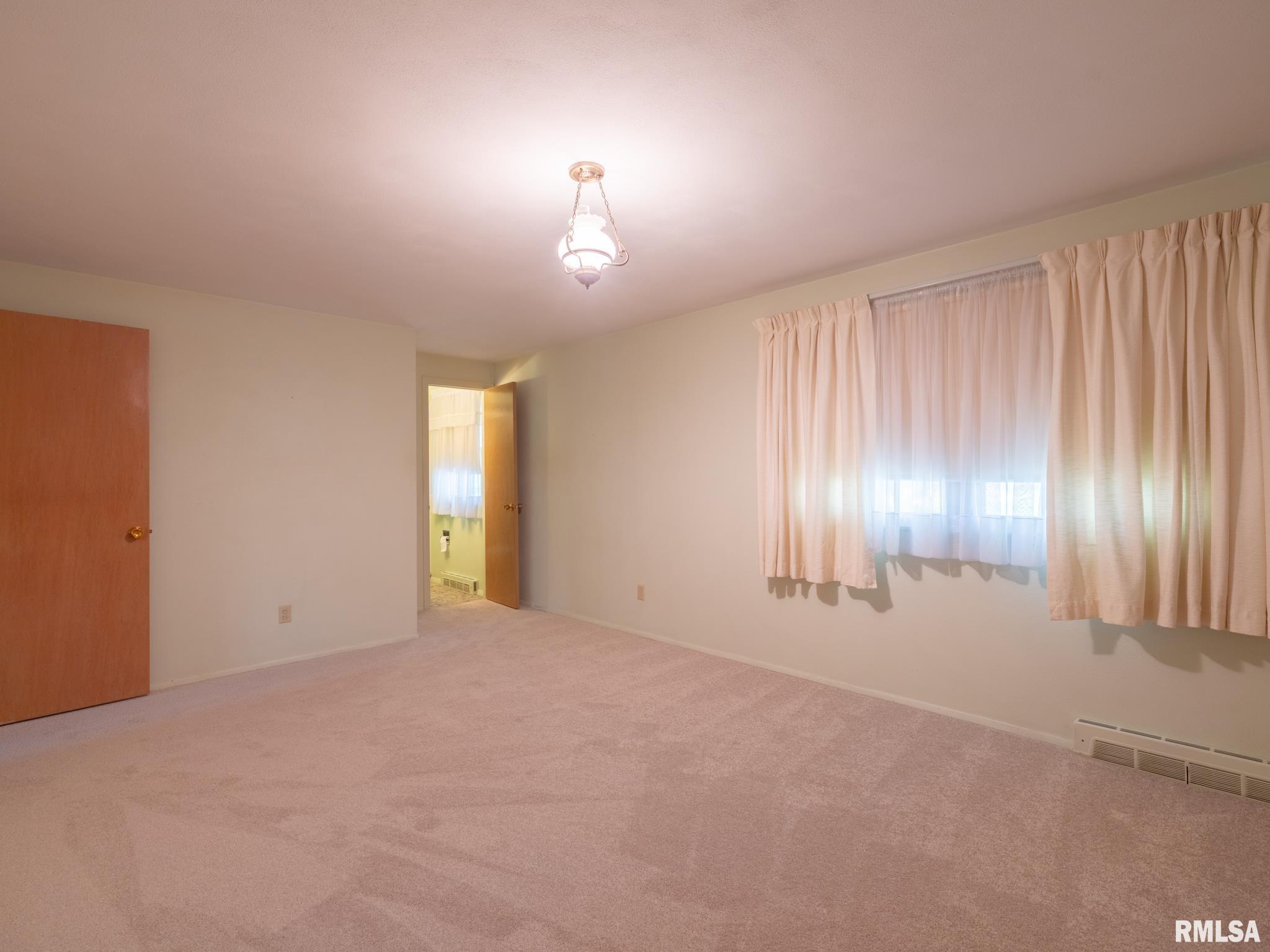 3026 W GREENBRIER Lane