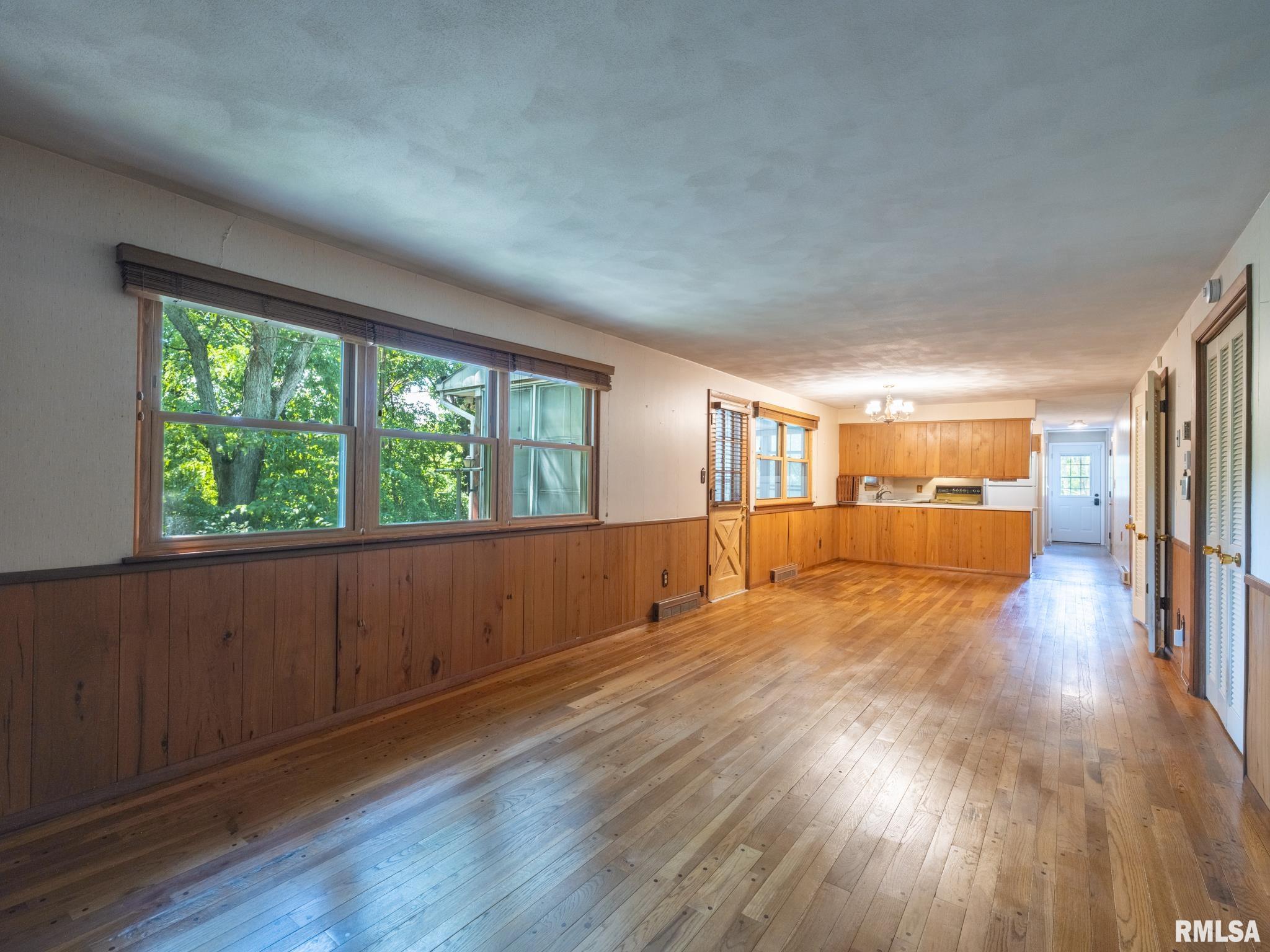 3026 W GREENBRIER Lane