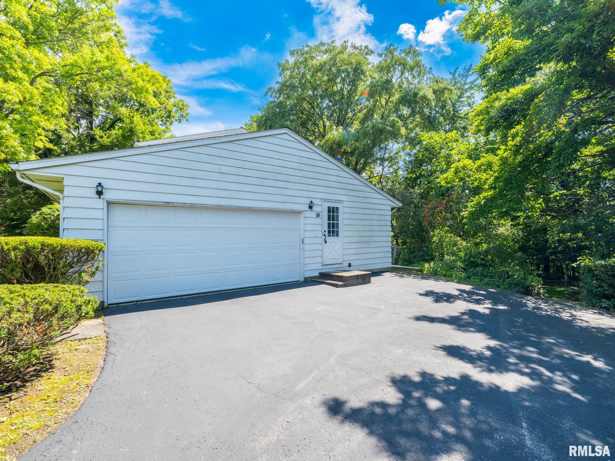 3026 W GREENBRIER Lane