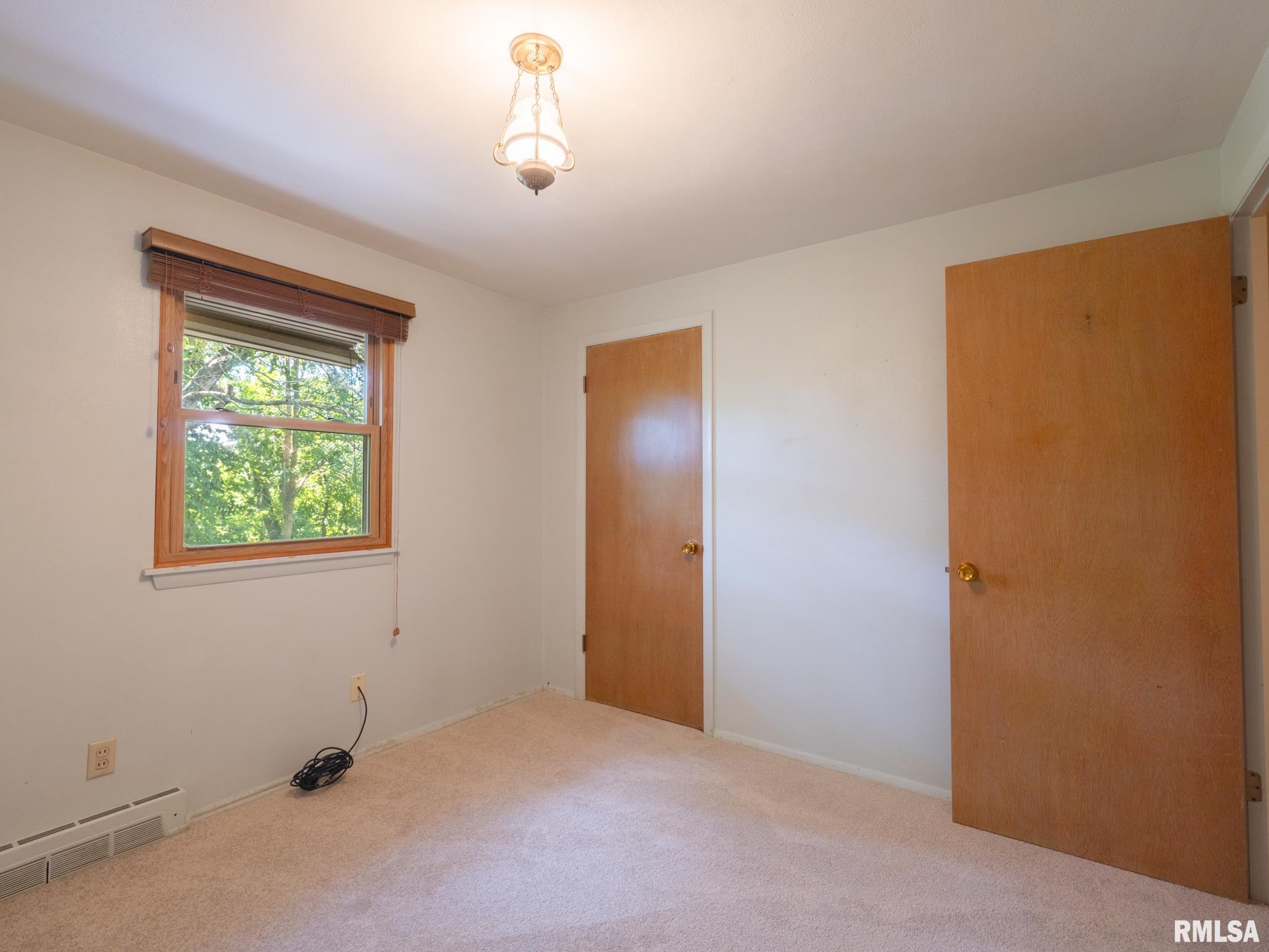 3026 W GREENBRIER Lane
