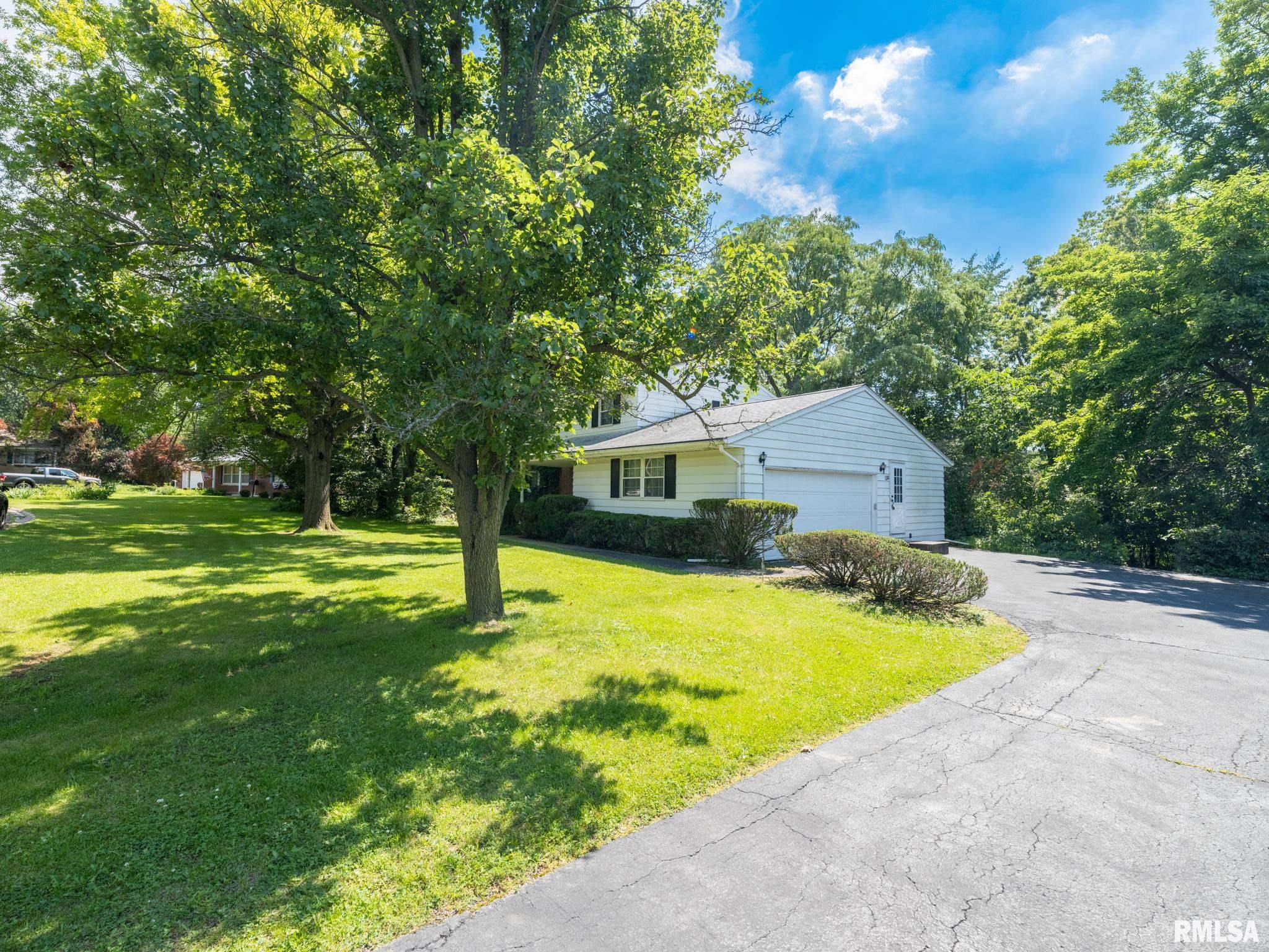 3026 W GREENBRIER Lane