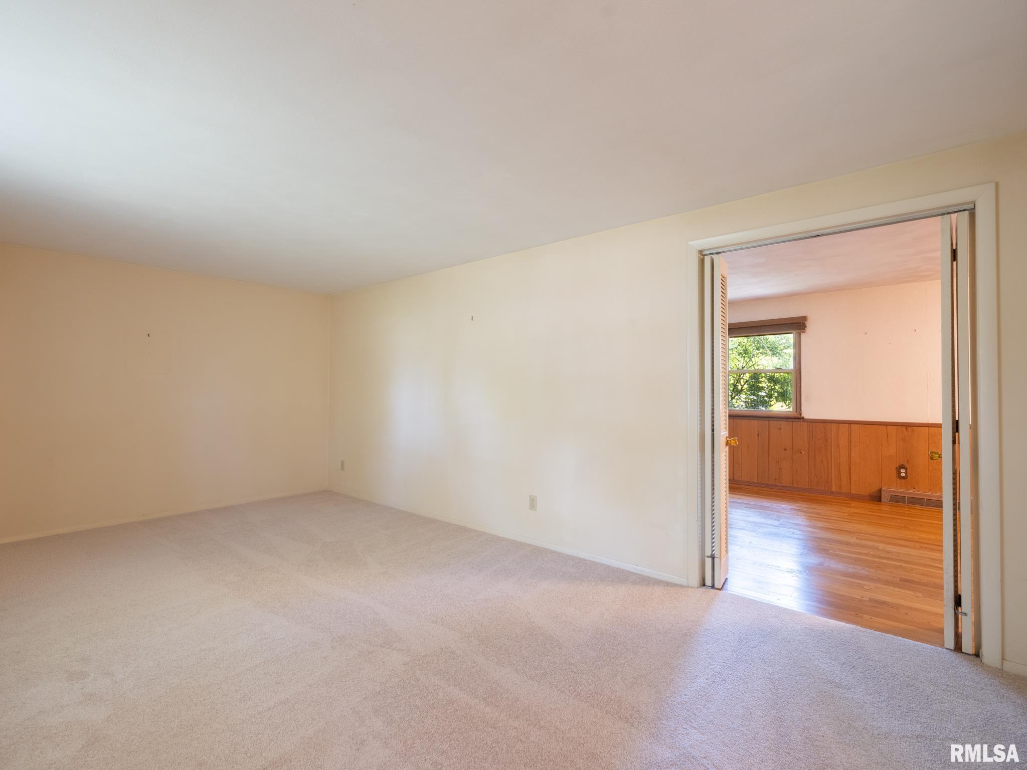 3026 W GREENBRIER Lane