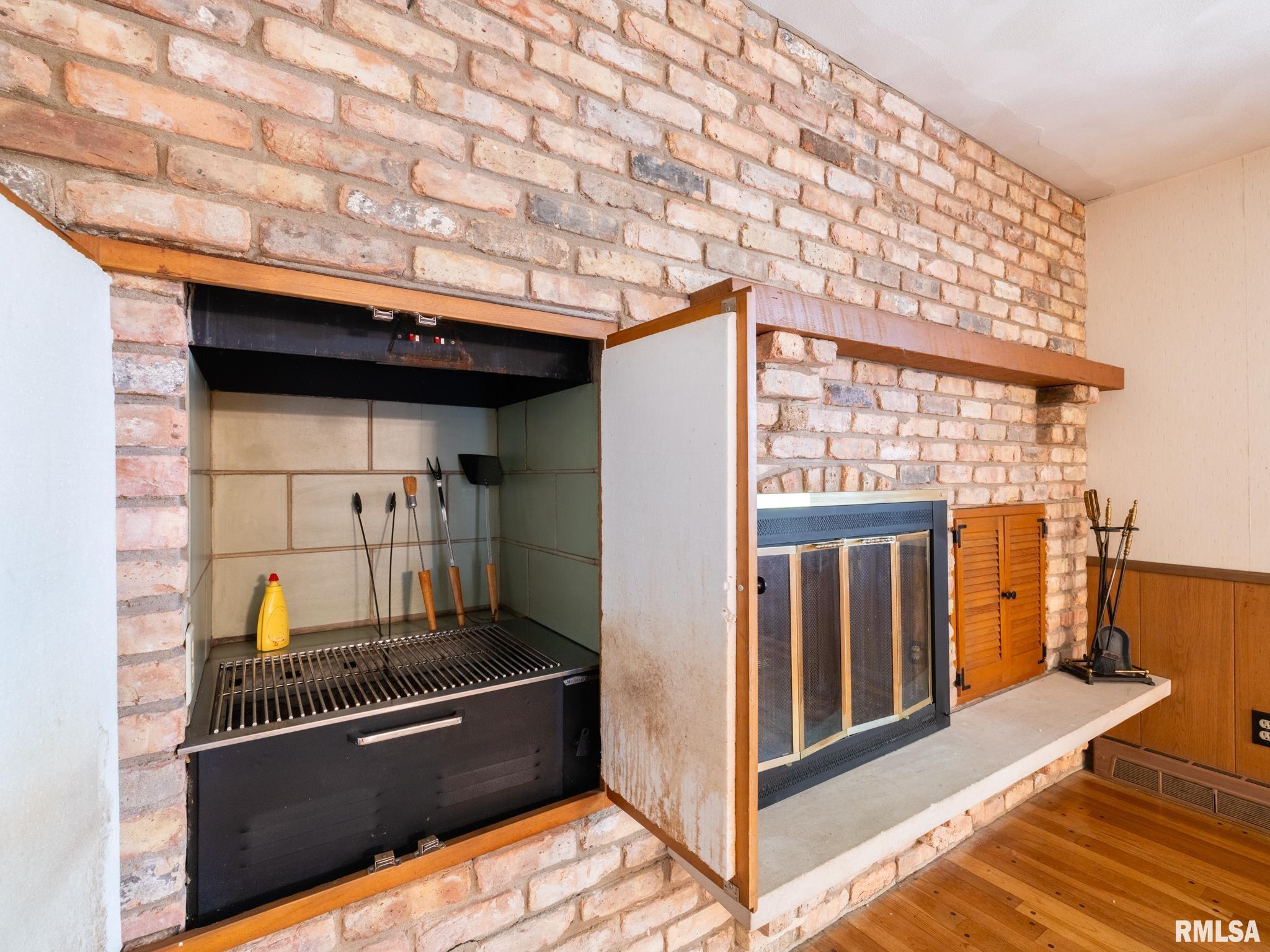 3026 W GREENBRIER Lane